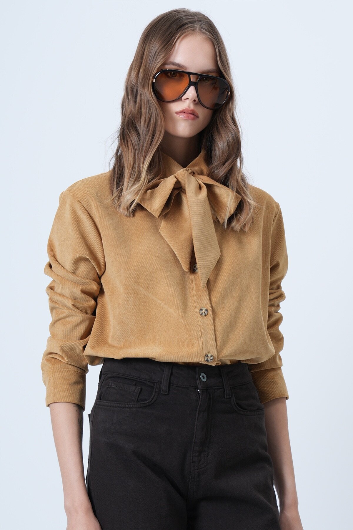 Kendinden Kuşaklı Oversize Kadife Gömlek