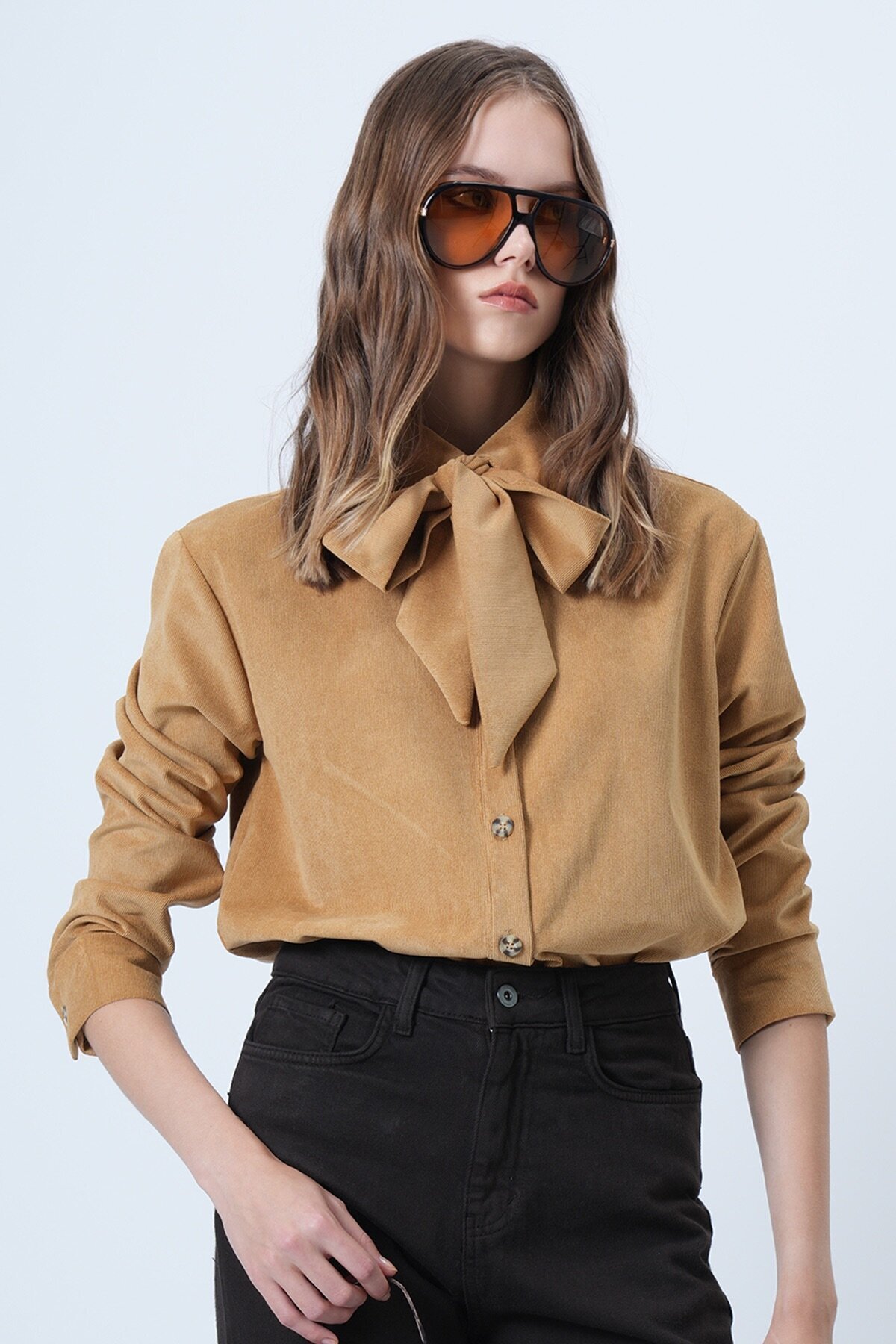 Kendinden Kuşaklı Oversize Kadife Gömlek