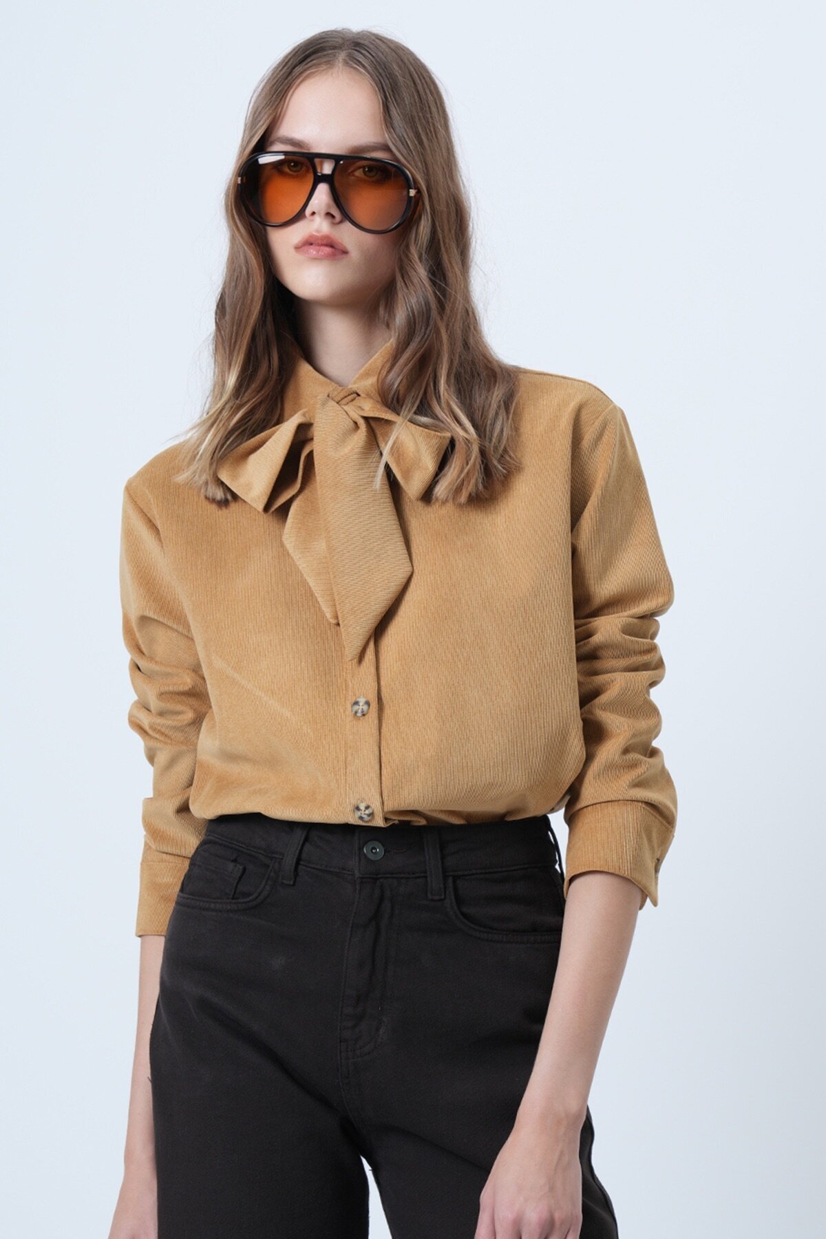 Kendinden Kuşaklı Oversize Kadife Gömlek