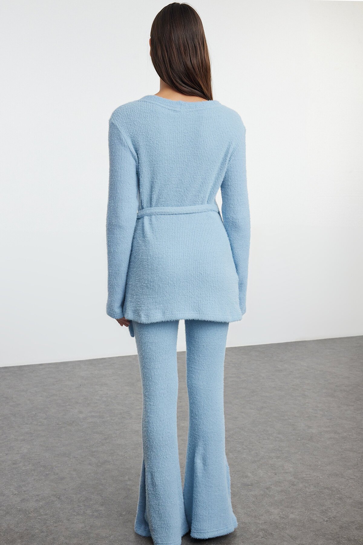 Kruvaze Yaka Bağlamalı Bluz Ve İspanyol Paça Pantolon Takım