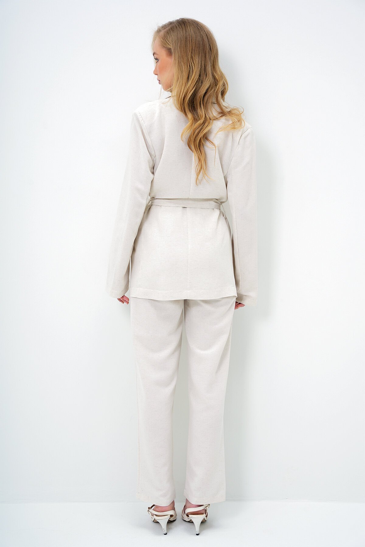 Kuşak Detaylı Keten Ceket Ve Çift Cepli Pantolon Takım