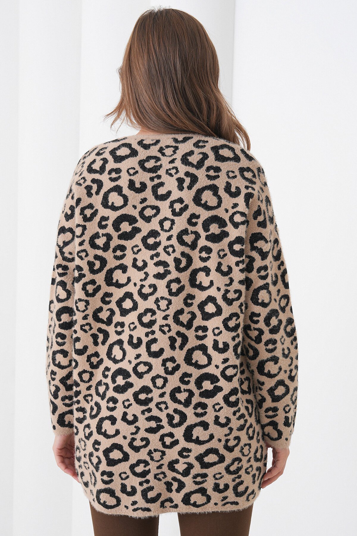 Leopar Desenli Bisiklet Yaka Yumoş Triko Kazak