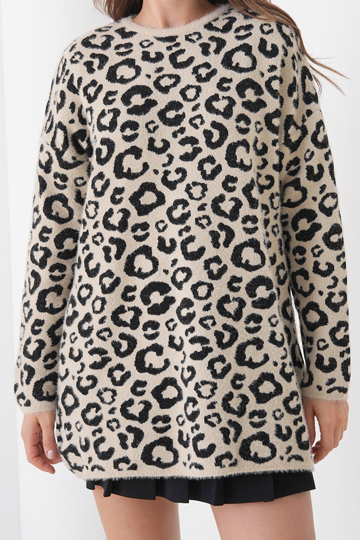 Leopar Desenli Bisiklet Yaka Yumoş Triko Kazak