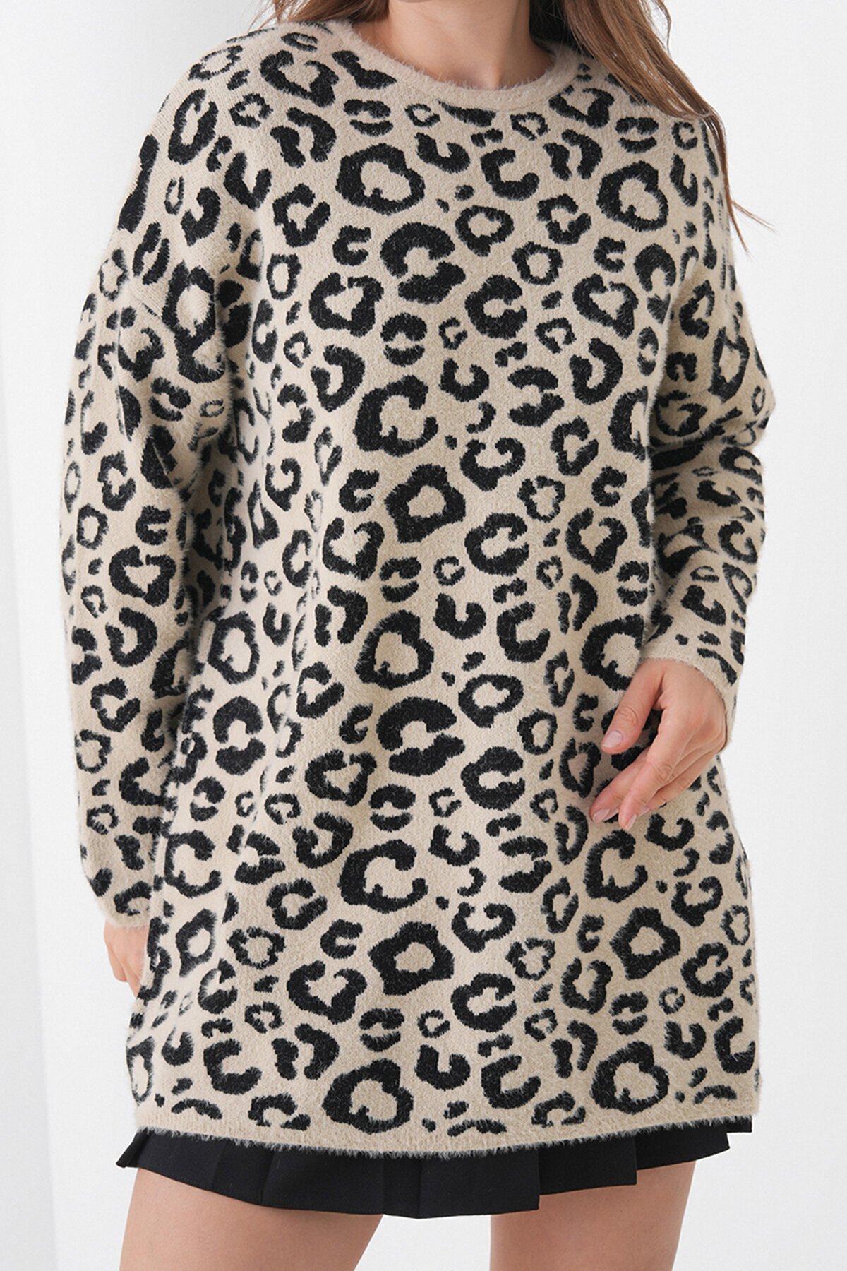 Leopar Desenli Bisiklet Yaka Yumoş Triko Kazak