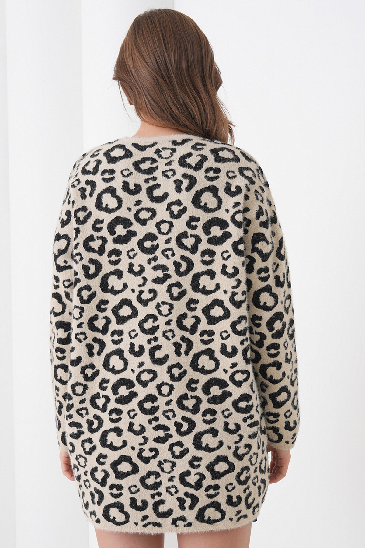 Leopar Desenli Bisiklet Yaka Yumoş Triko Kazak