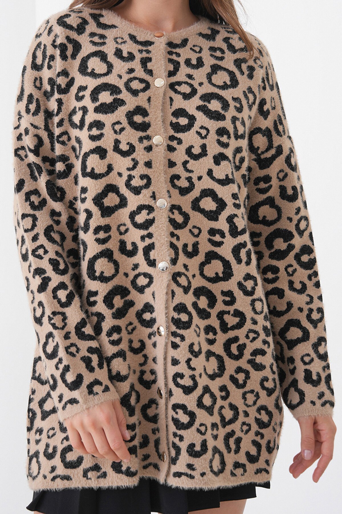 Leopar Desenli Düğmeli Yumoş Triko Hırka