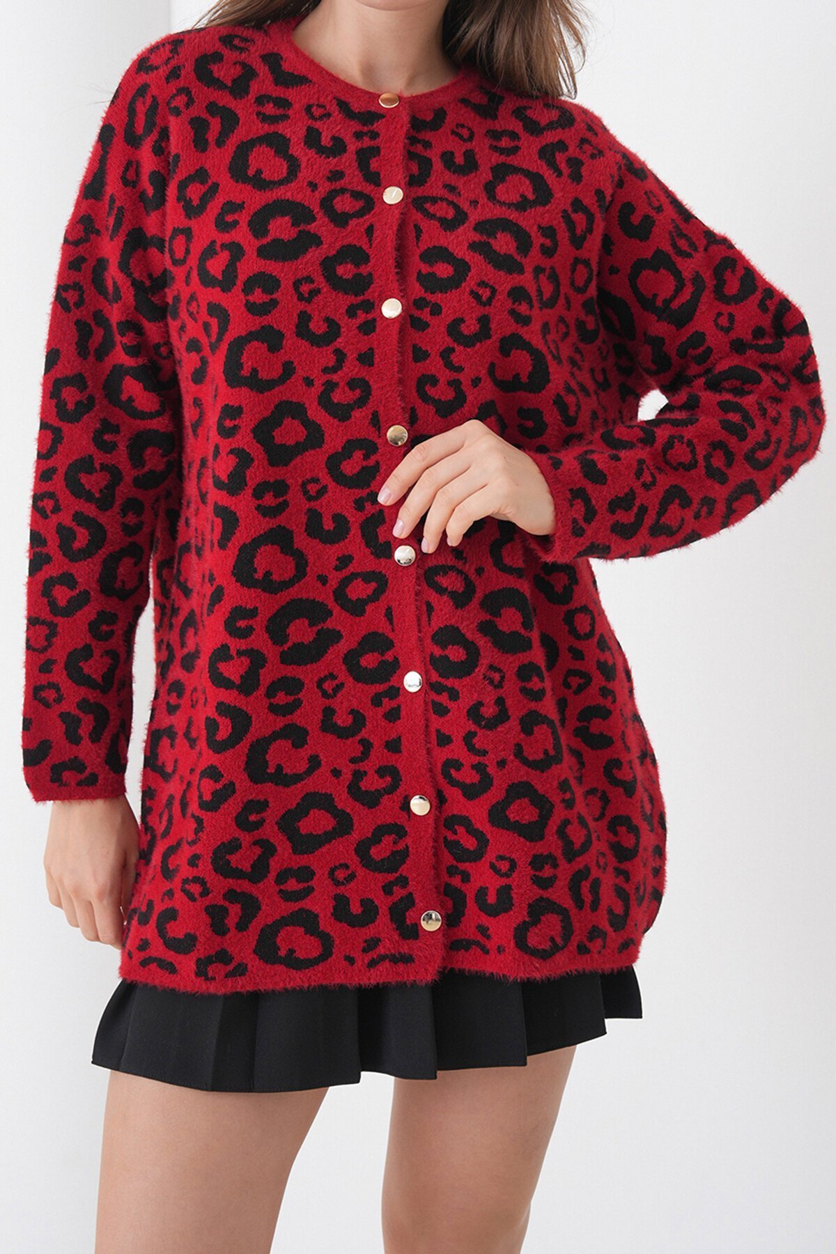 Leopar Desenli Düğmeli Yumoş Triko Hırka