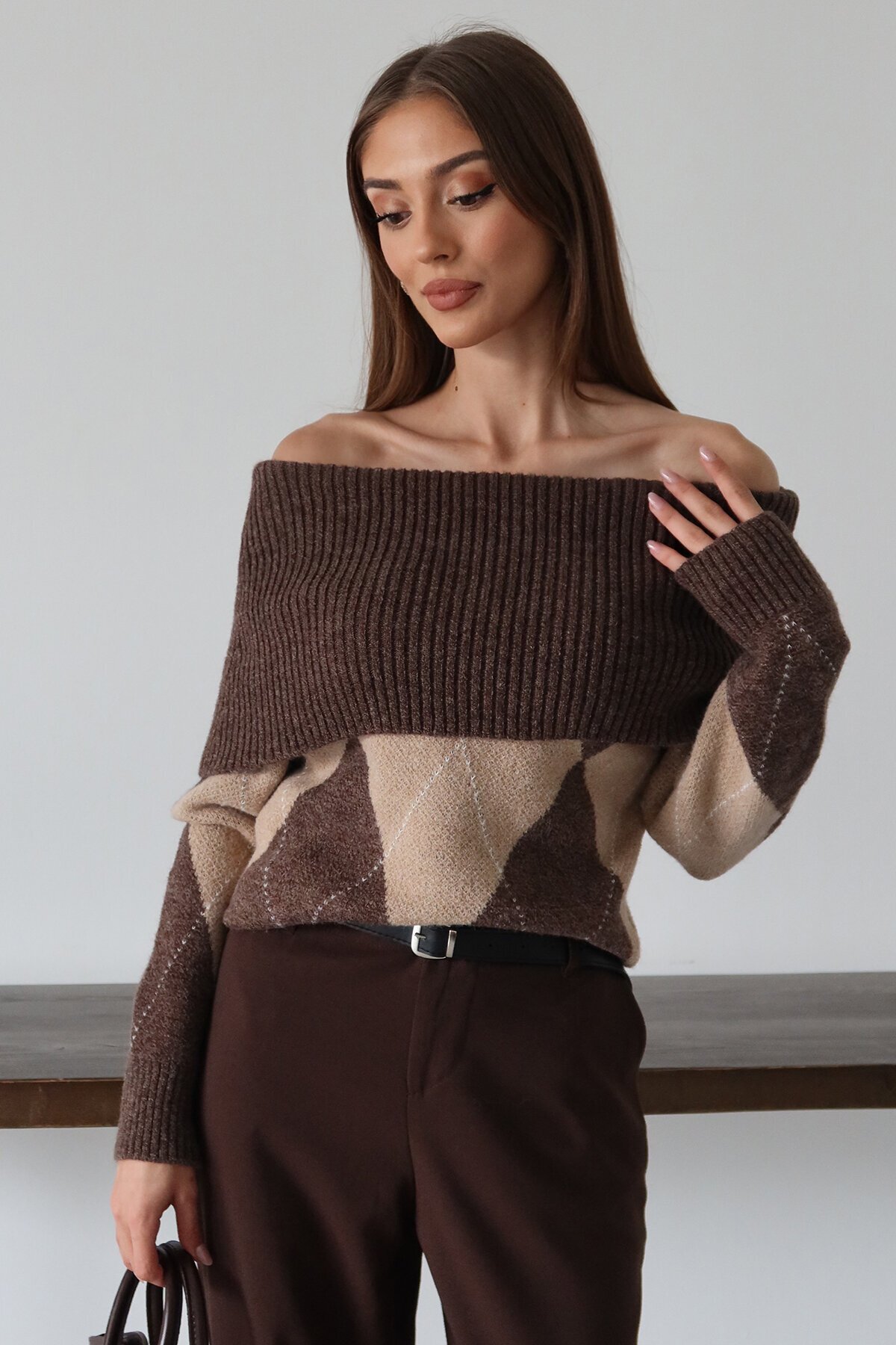 Madonna Yaka Desenli Triko Kazak