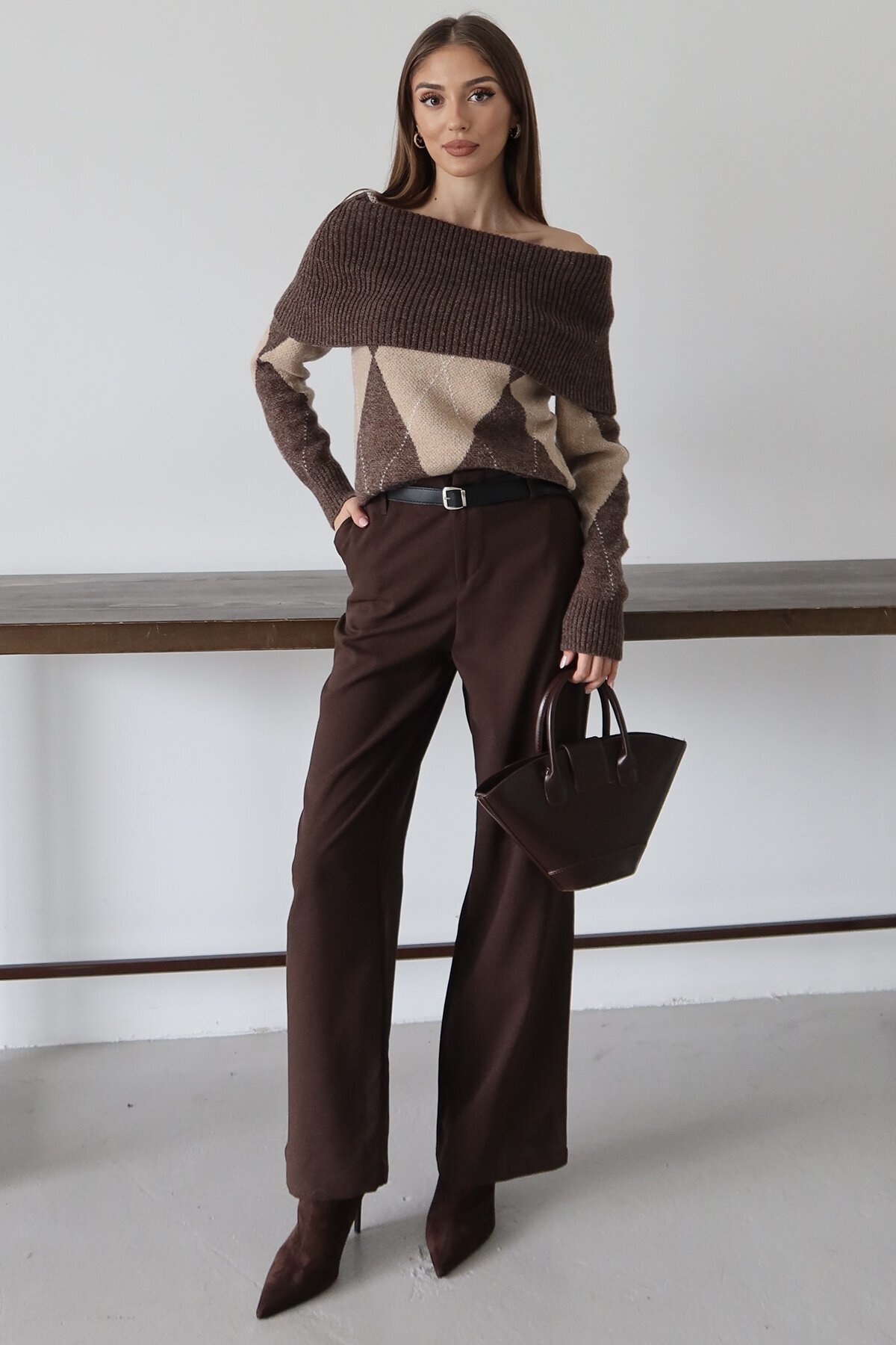 Madonna Yaka Desenli Triko Kazak