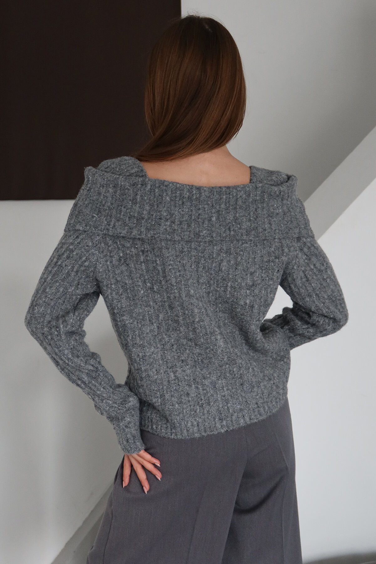 Madonna Yaka Düğmeli Triko Bluz