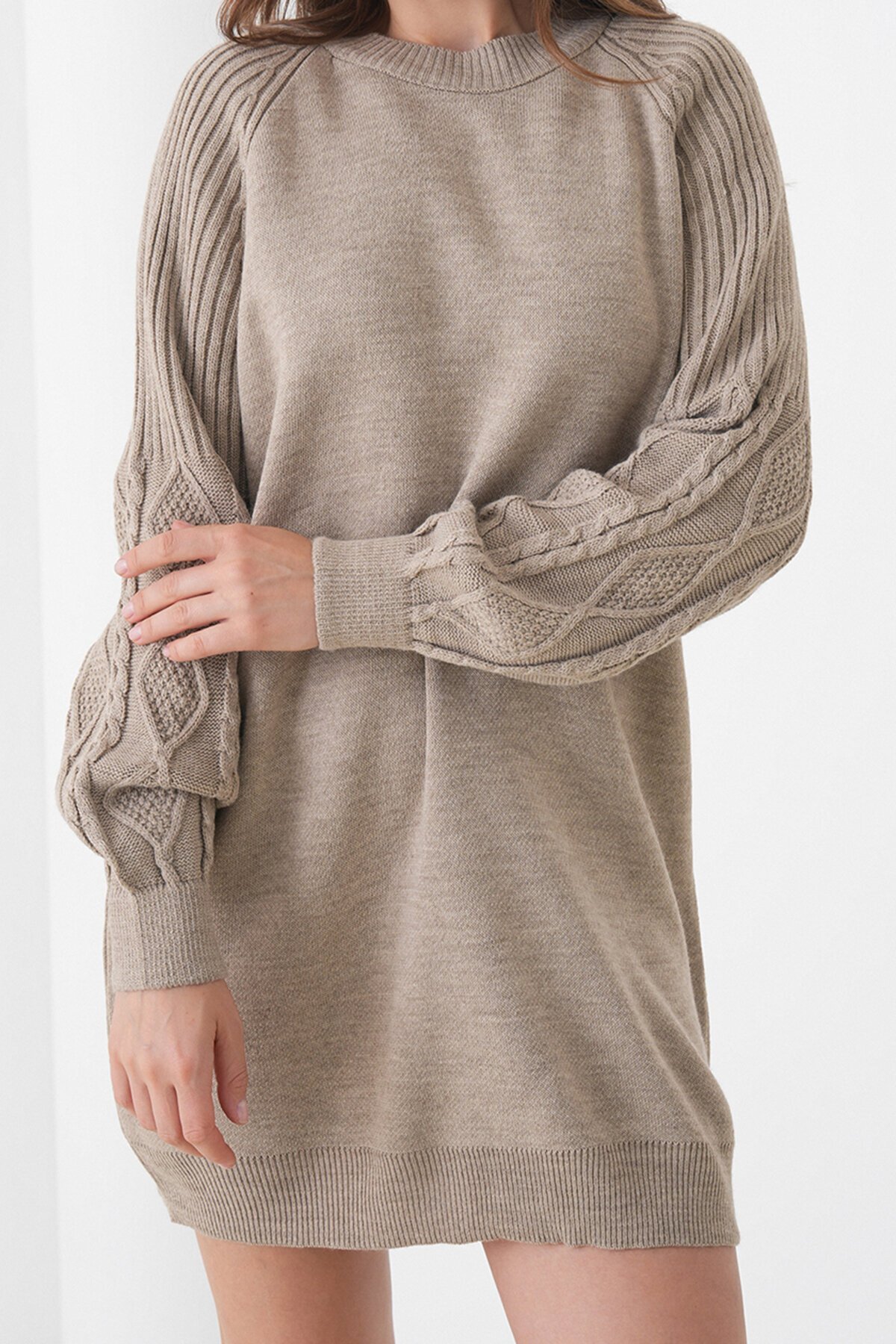 Örgü Detaylı Balon Kollu Triko Elbise