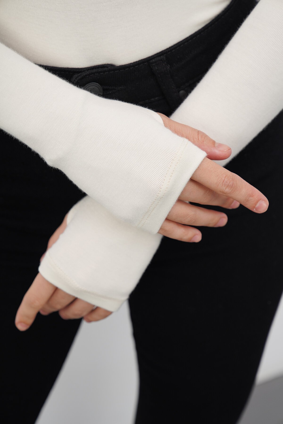 Parmak Detaylı Bisiklet Yaka Basic Bluz