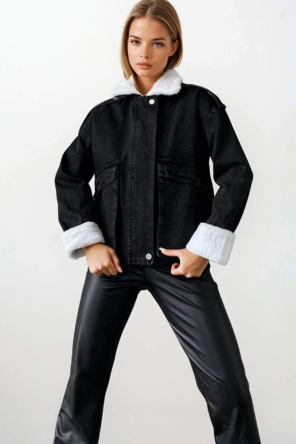 Peluş Detaylı Fermuar Kapamalı Denim Ceket