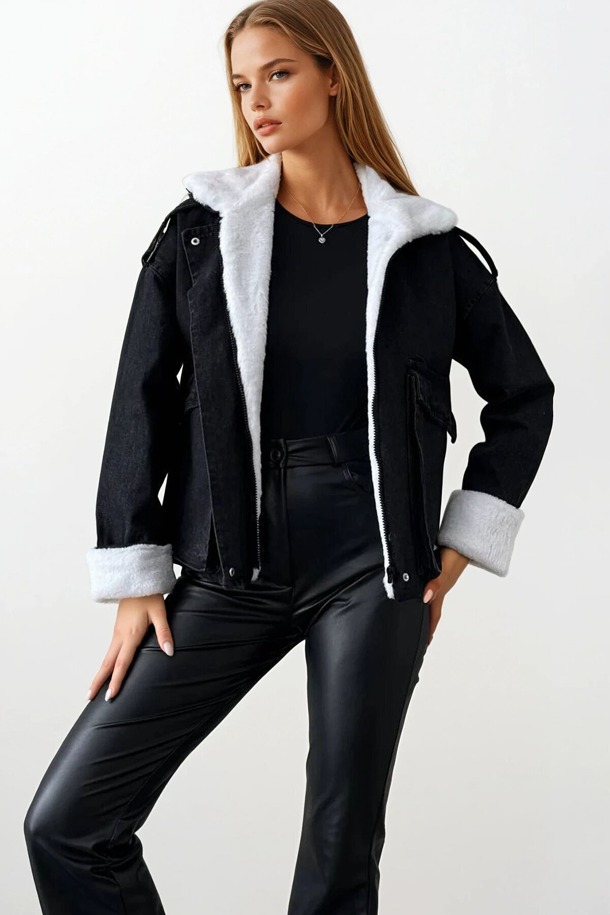Peluş Detaylı Fermuar Kapamalı Denim Ceket