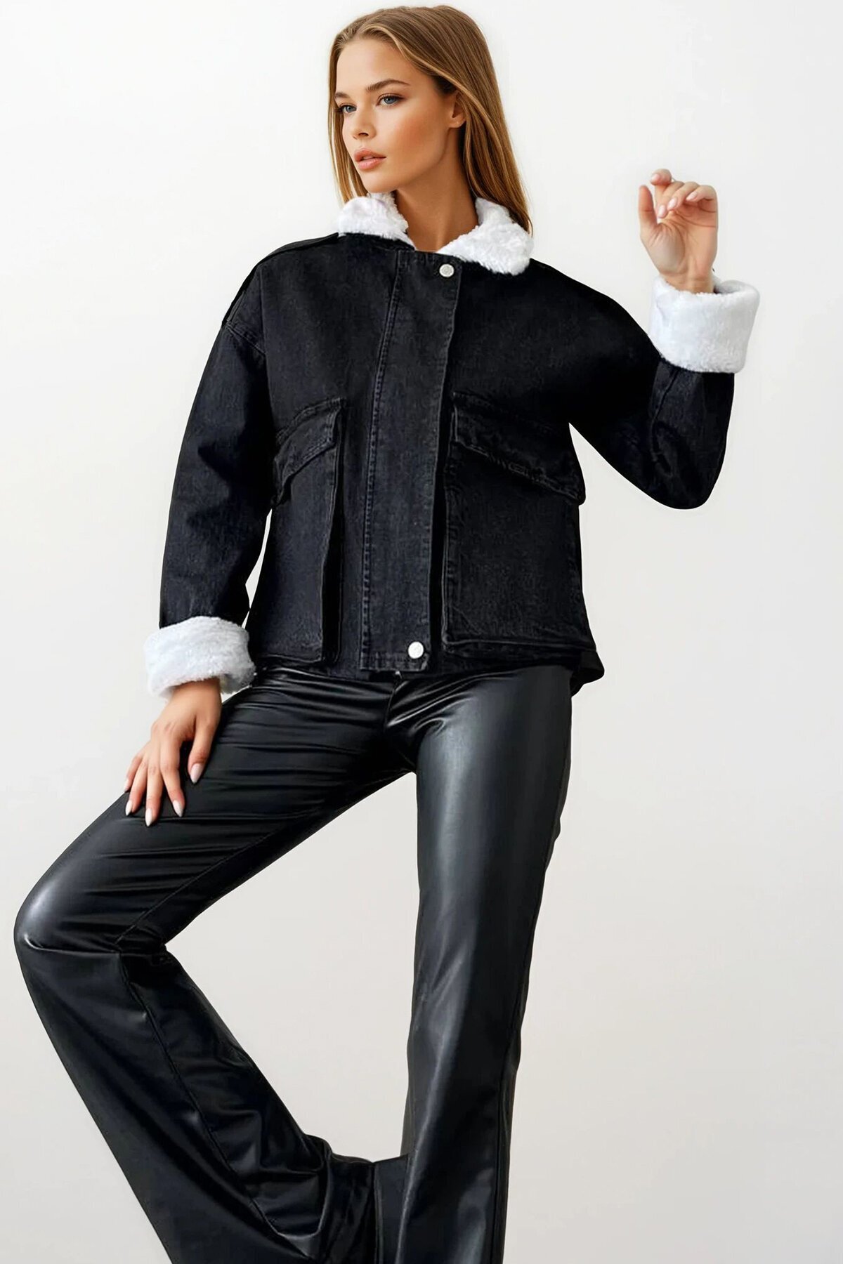 Peluş Detaylı Fermuar Kapamalı Denim Ceket