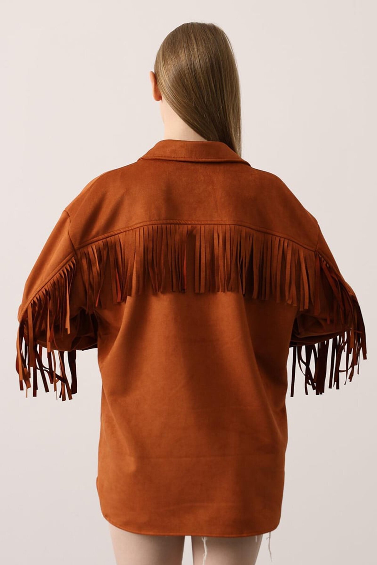 Püskül Detaylı Çıtçıt Kapamalı Gömlek