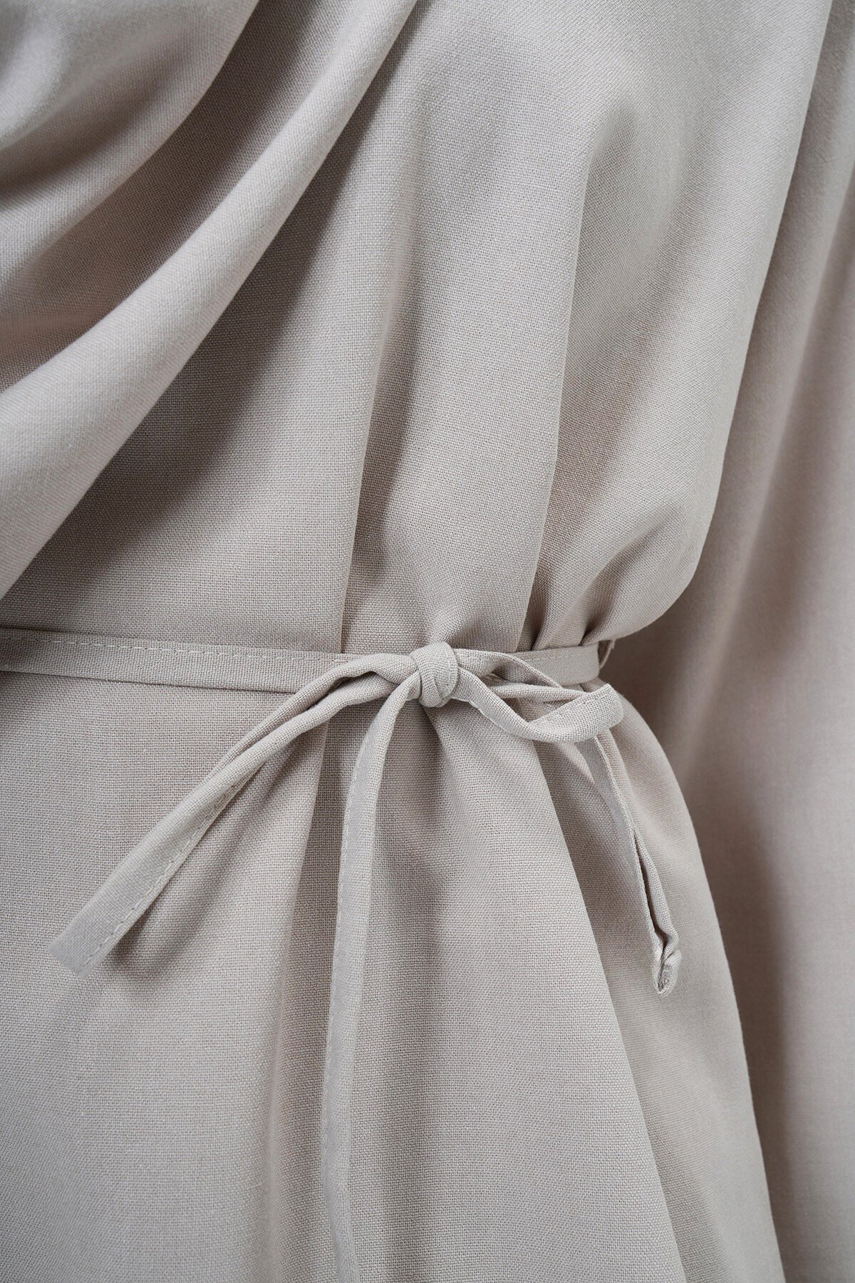 Şal Detaylı Geniş Manşet Bluz Çift Cepli Pantolon Takım