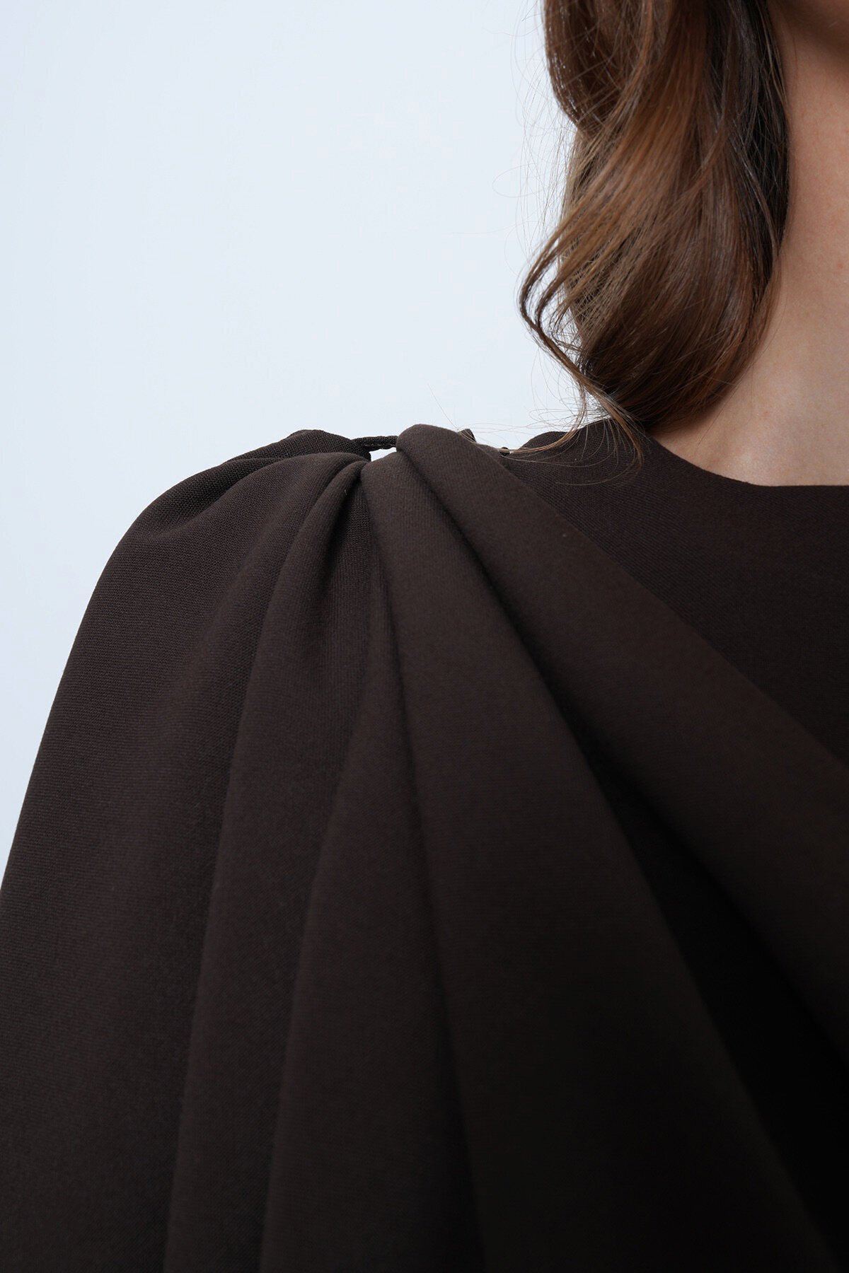 Şal Detaylı Geniş Manşet Bluz Çift Cepli Pantolon Takım