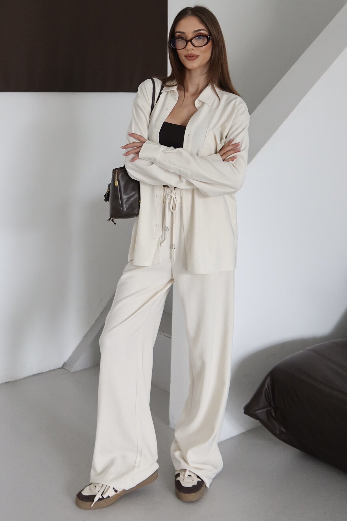 Tek Cepli Oversize Gömlek ve Bağlamalı Pantolon Takım