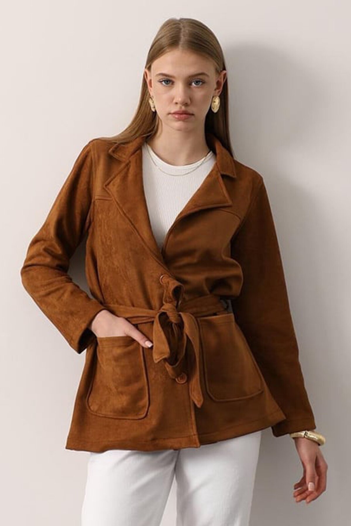 Torba Cepli Kuşaklı Kruvaze Yaka Kaban