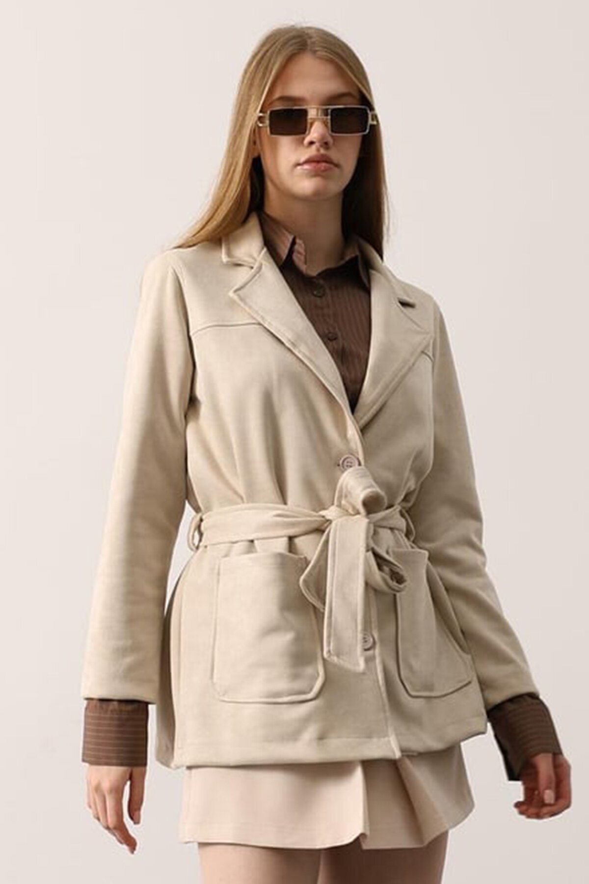 Torba Cepli Kuşaklı Kruvaze Yaka Kaban