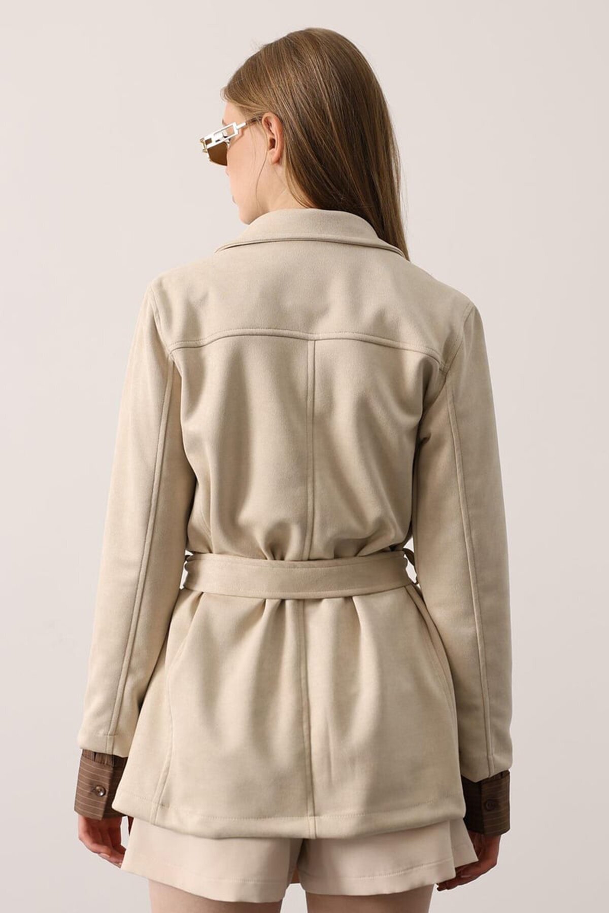 Torba Cepli Kuşaklı Kruvaze Yaka Kaban