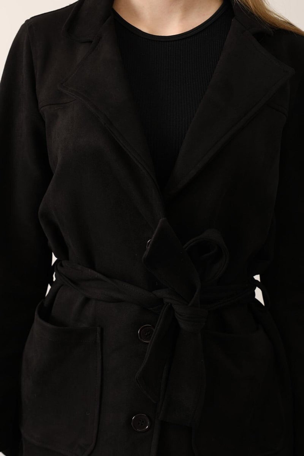 Torba Cepli Kuşaklı Kruvaze Yaka Kaban