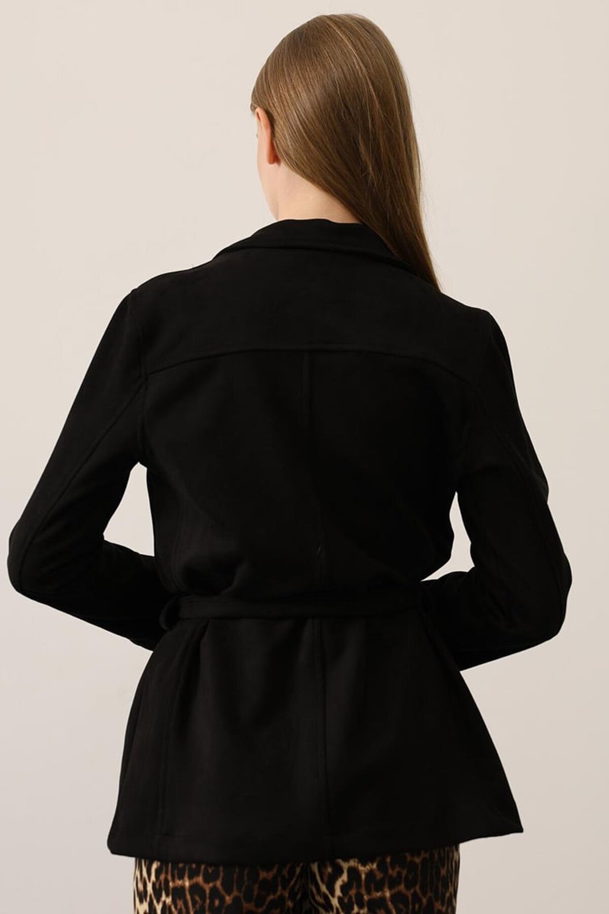 Torba Cepli Kuşaklı Kruvaze Yaka Kaban