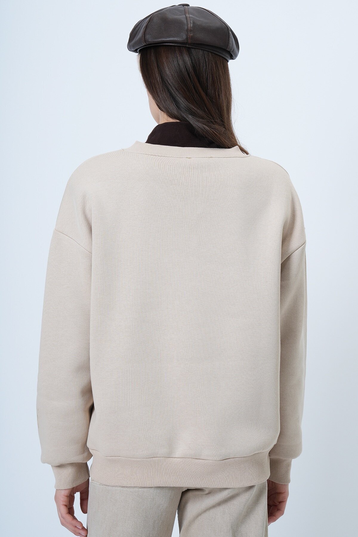 V Yaka Baskılı 3 İplik Oversize Sweatshirt