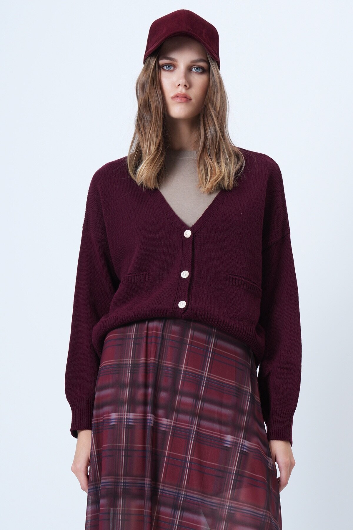 V Yaka Çift Cepli Triko Hırka