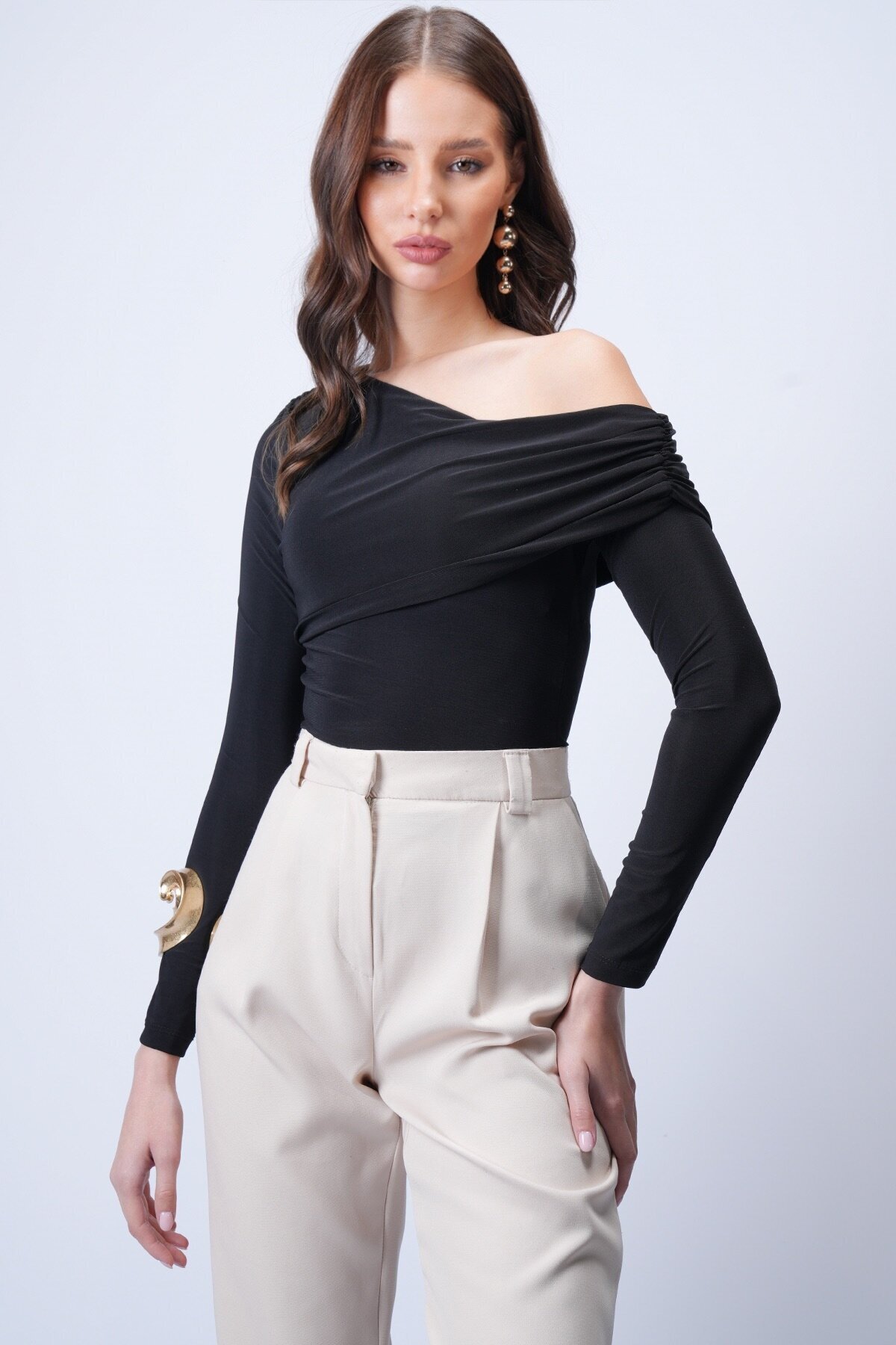 Siyah Asimetrik Likralı Bluz