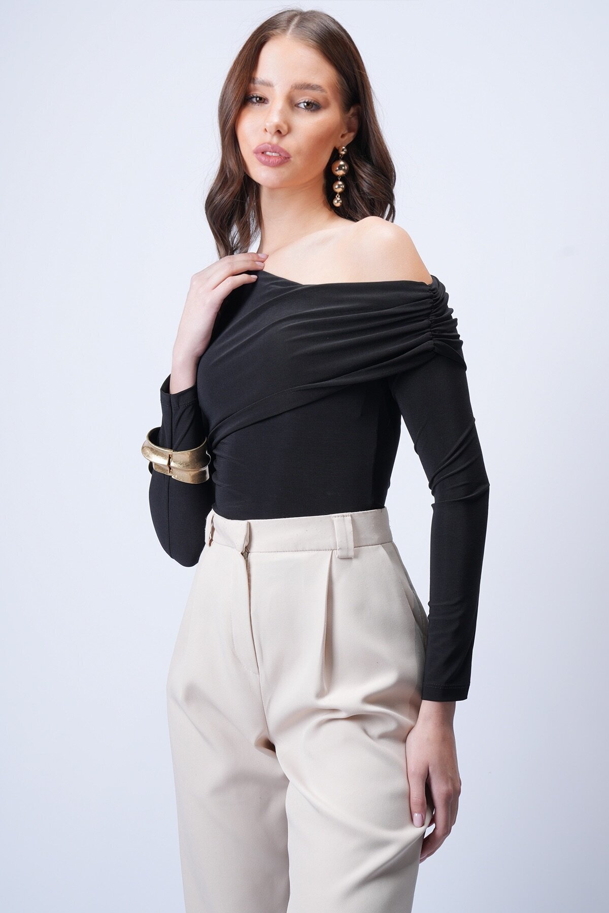 Siyah Asimetrik Likralı Bluz