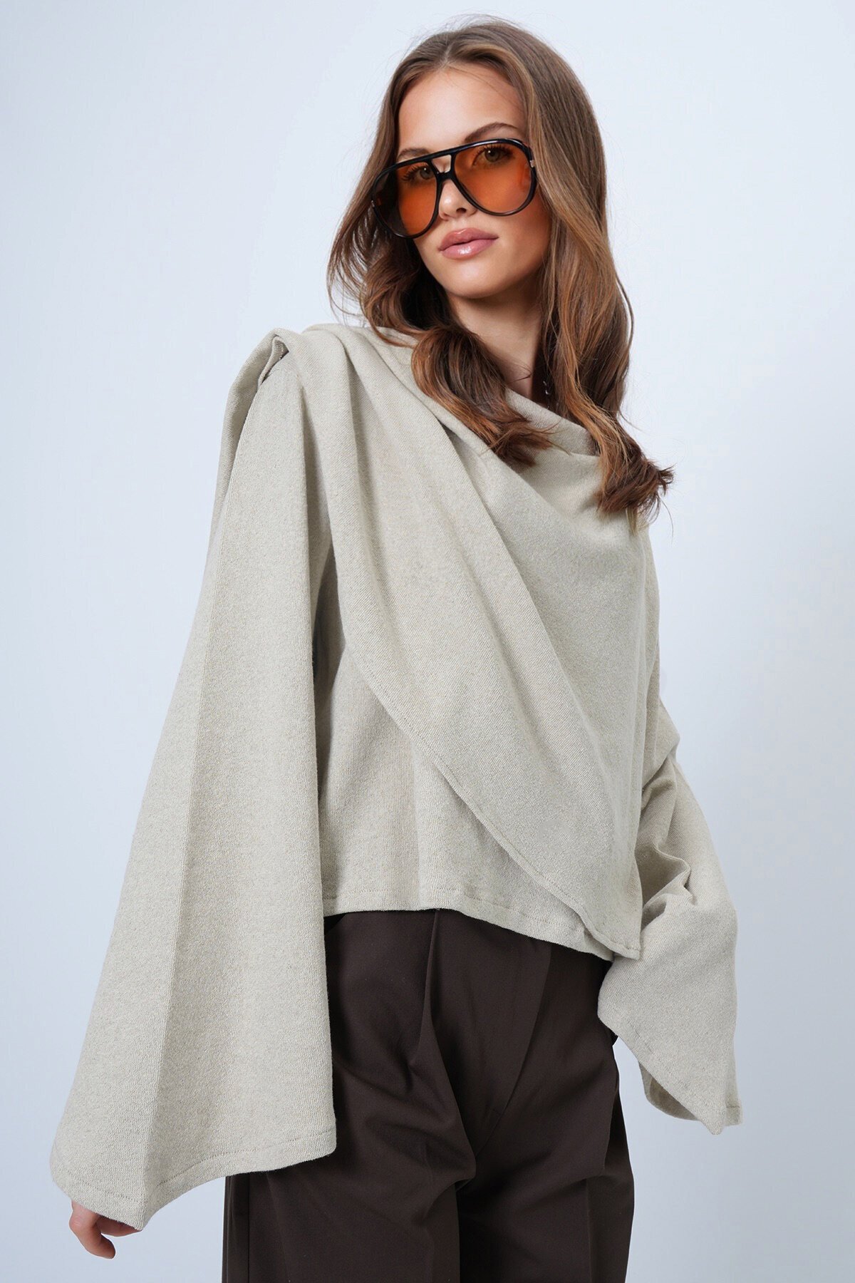 Atkı Detaylı Geniş Kollu Bluz