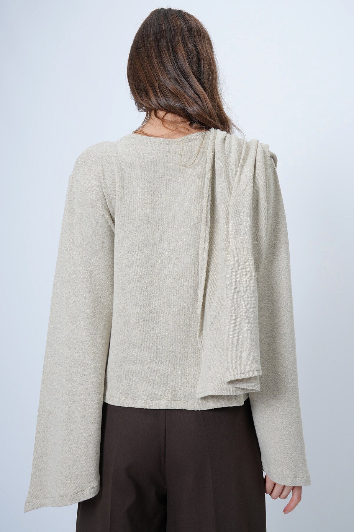 Atkı Detaylı Geniş Kollu Bluz