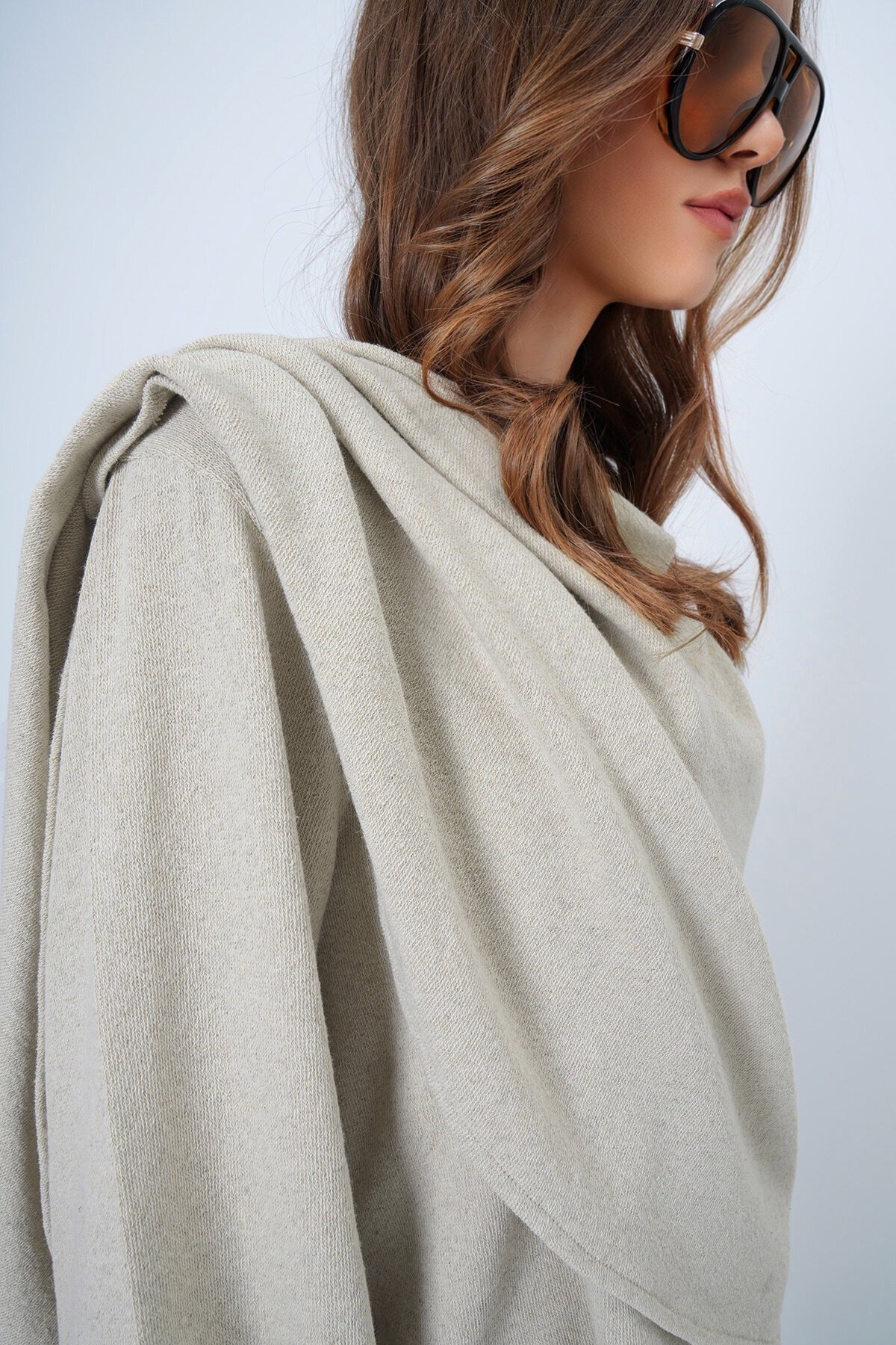 Atkı Detaylı Geniş Kollu Bluz