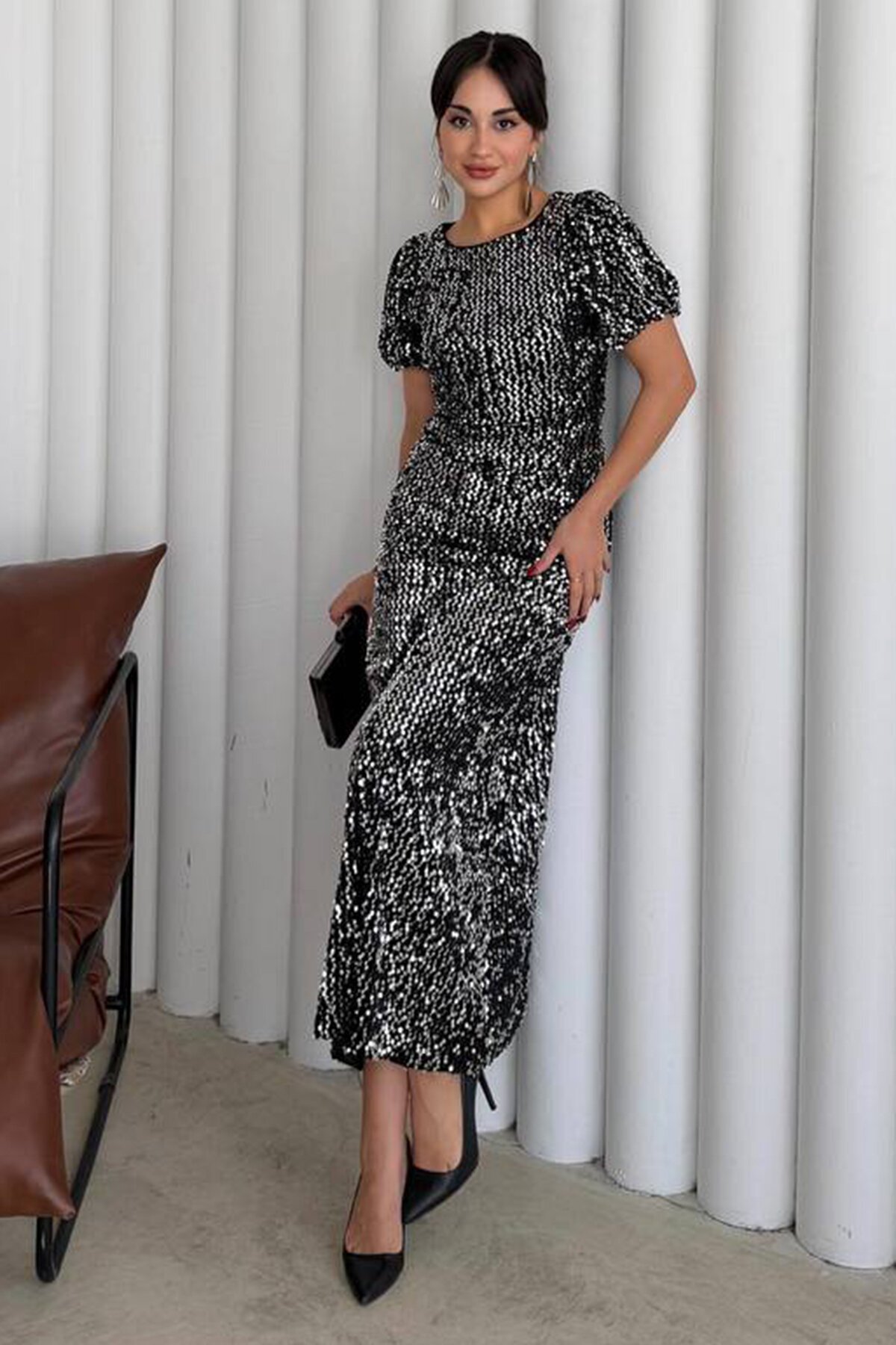 Balon Kol Taş İşlemeli Büzgülü Midi Boy Elbise