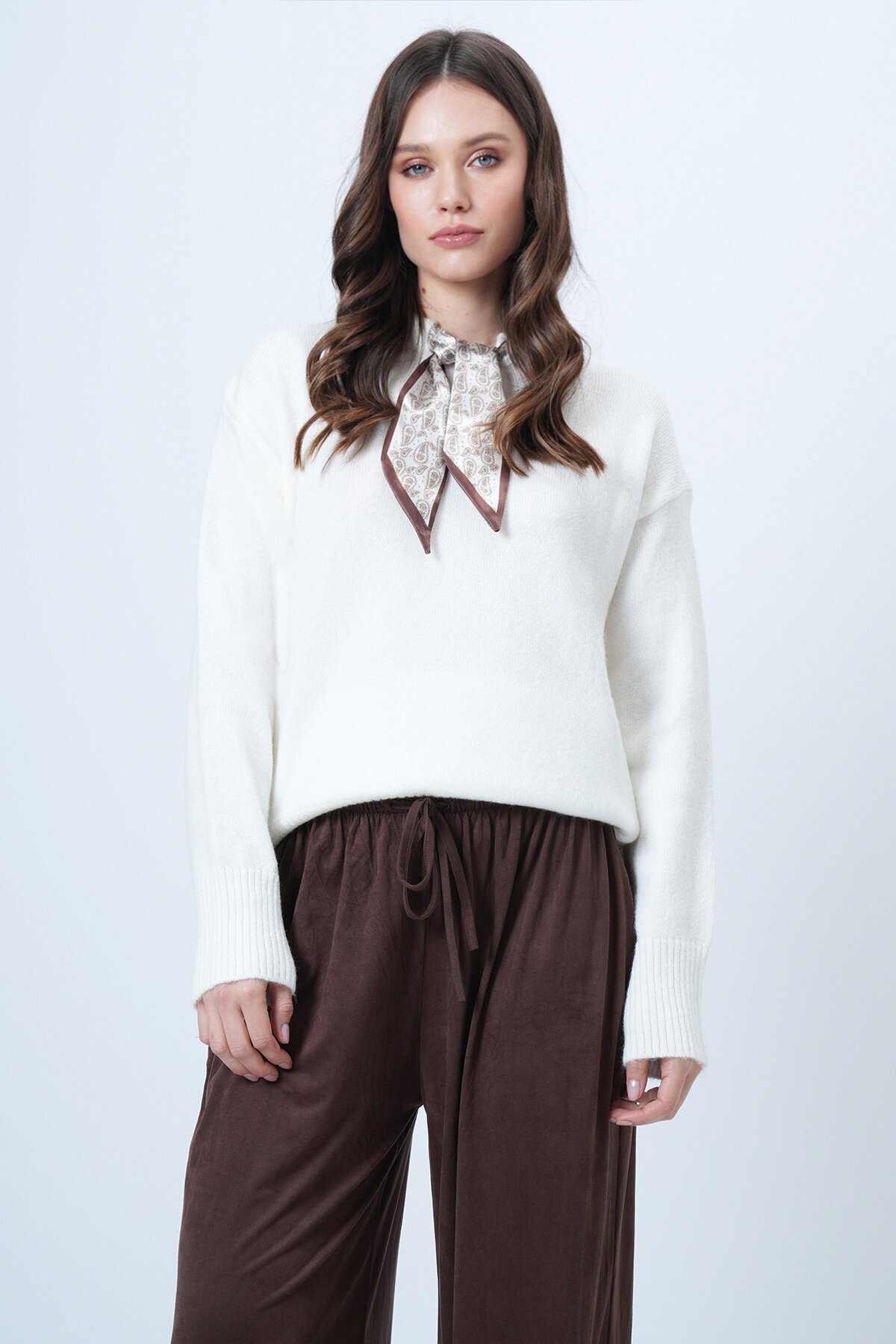 Bisiklet Yaka Fularlı Triko Kazak