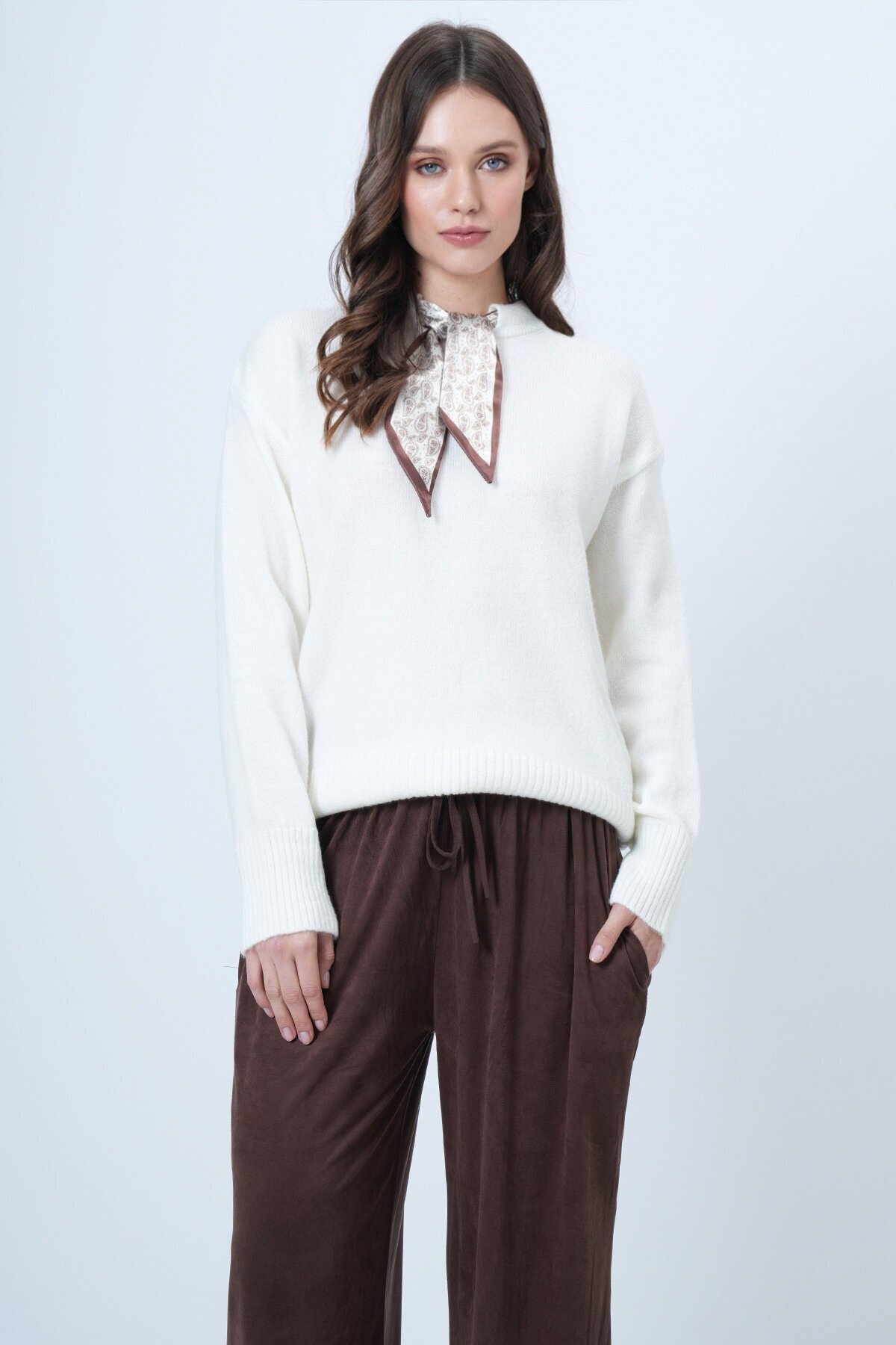 Bisiklet Yaka Fularlı Triko Kazak