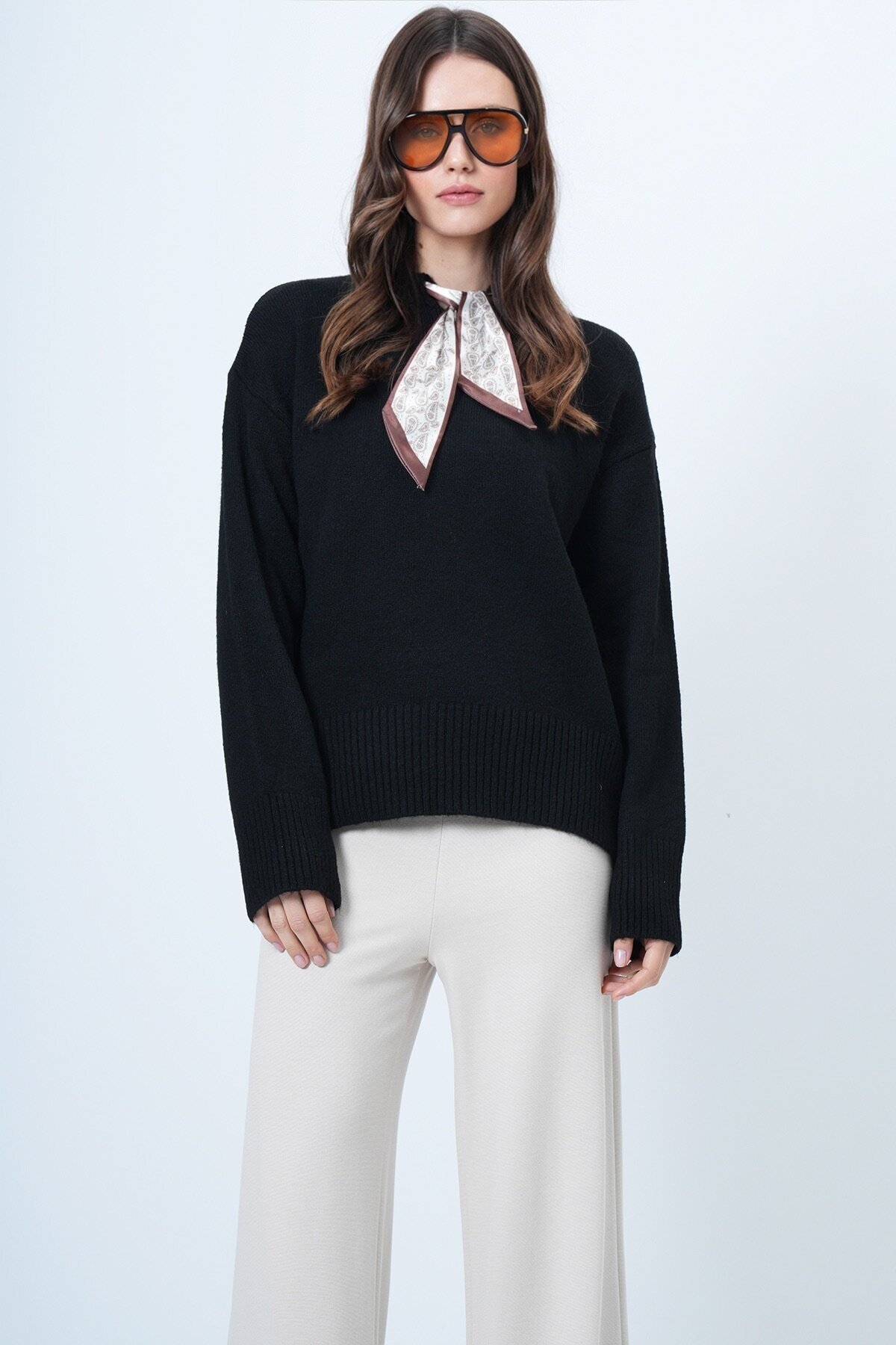 Bisiklet Yaka Fularlı Triko Kazak