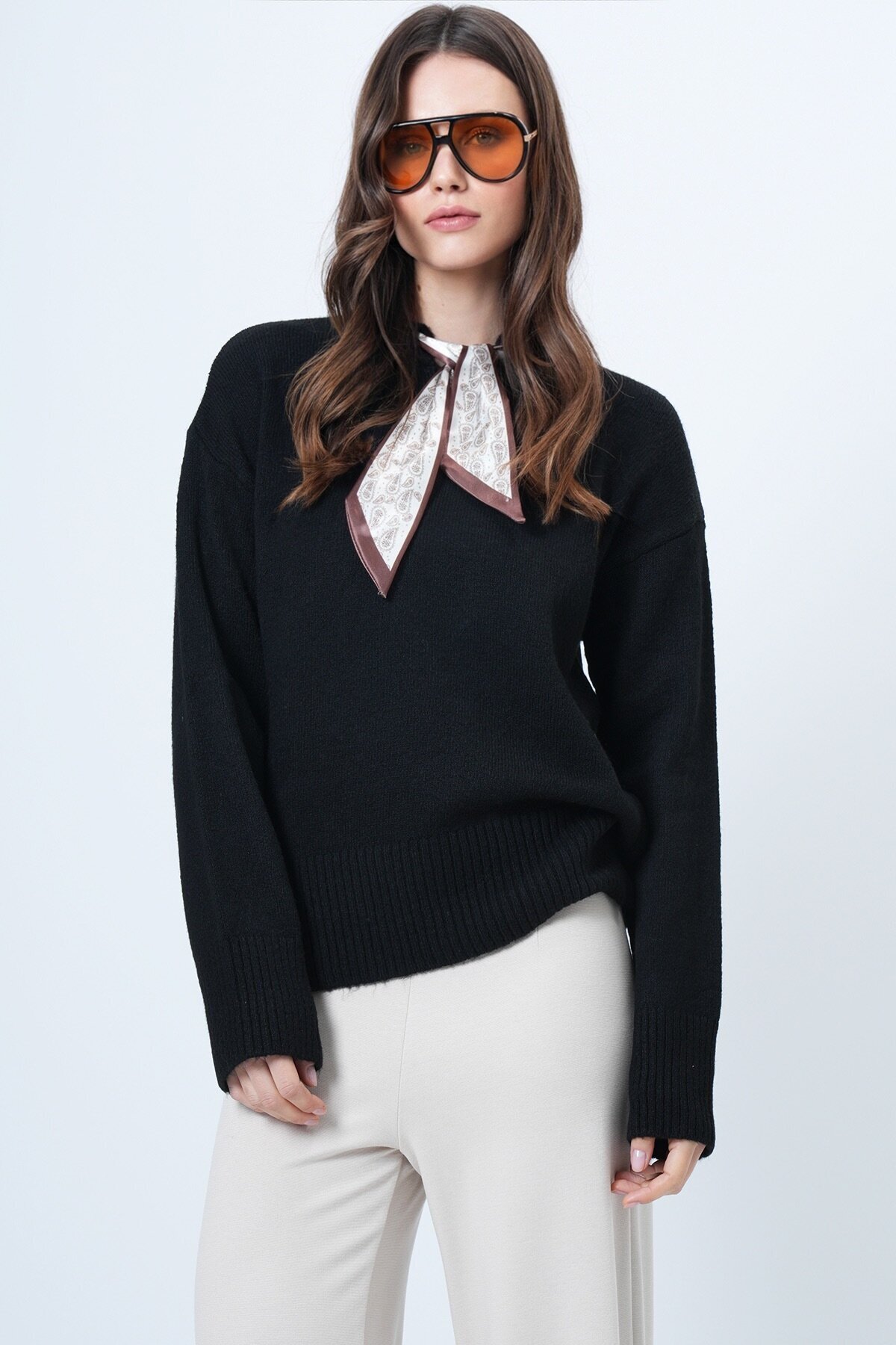 Bisiklet Yaka Fularlı Triko Kazak