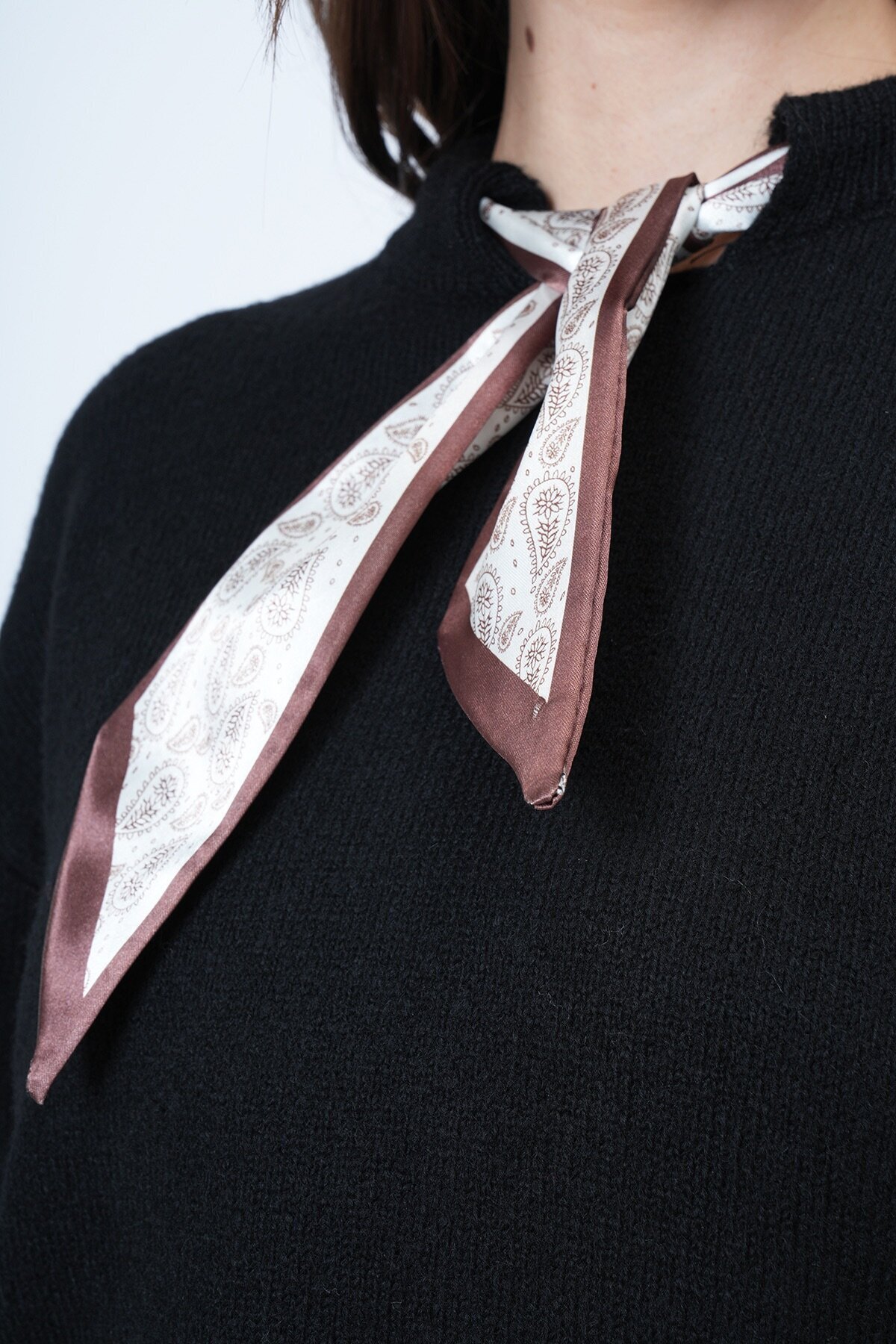 Bisiklet Yaka Fularlı Triko Kazak