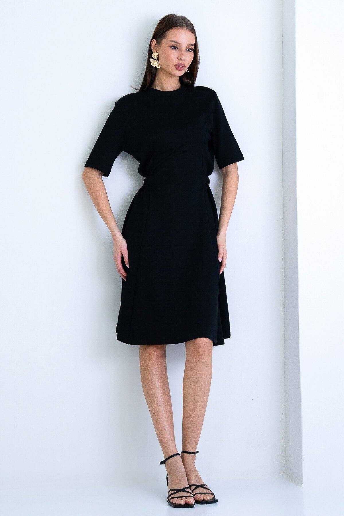 Bisiklet Yaka Tokalı Elbise