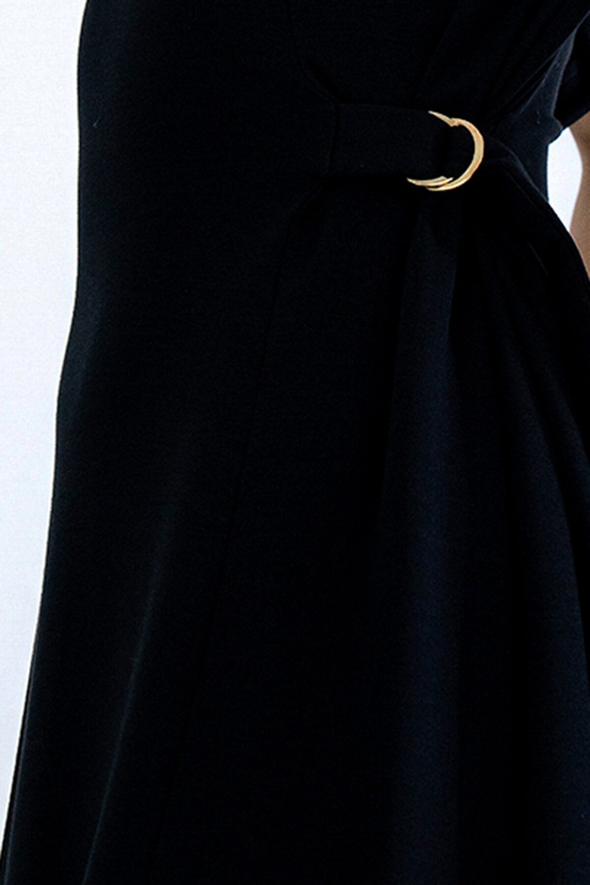 Bisiklet Yaka Tokalı Elbise