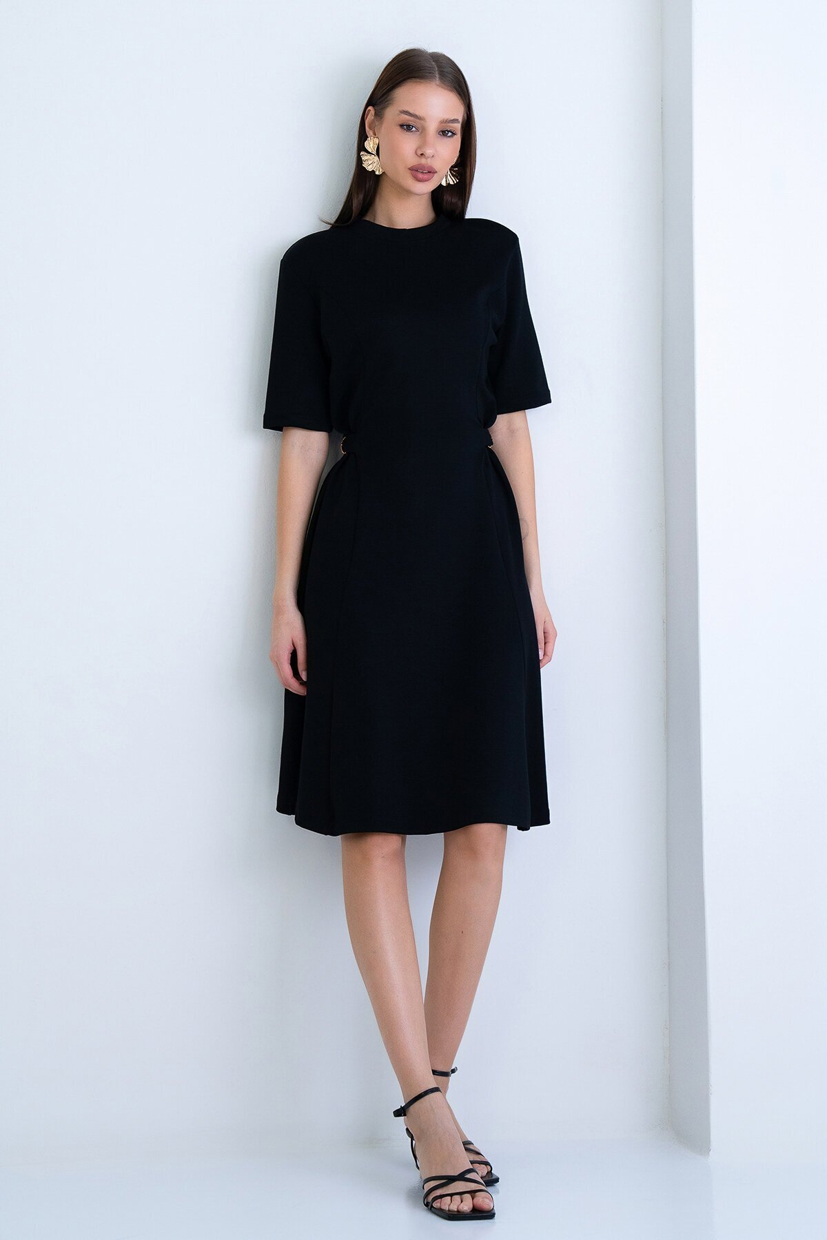 Bisiklet Yaka Tokalı Elbise