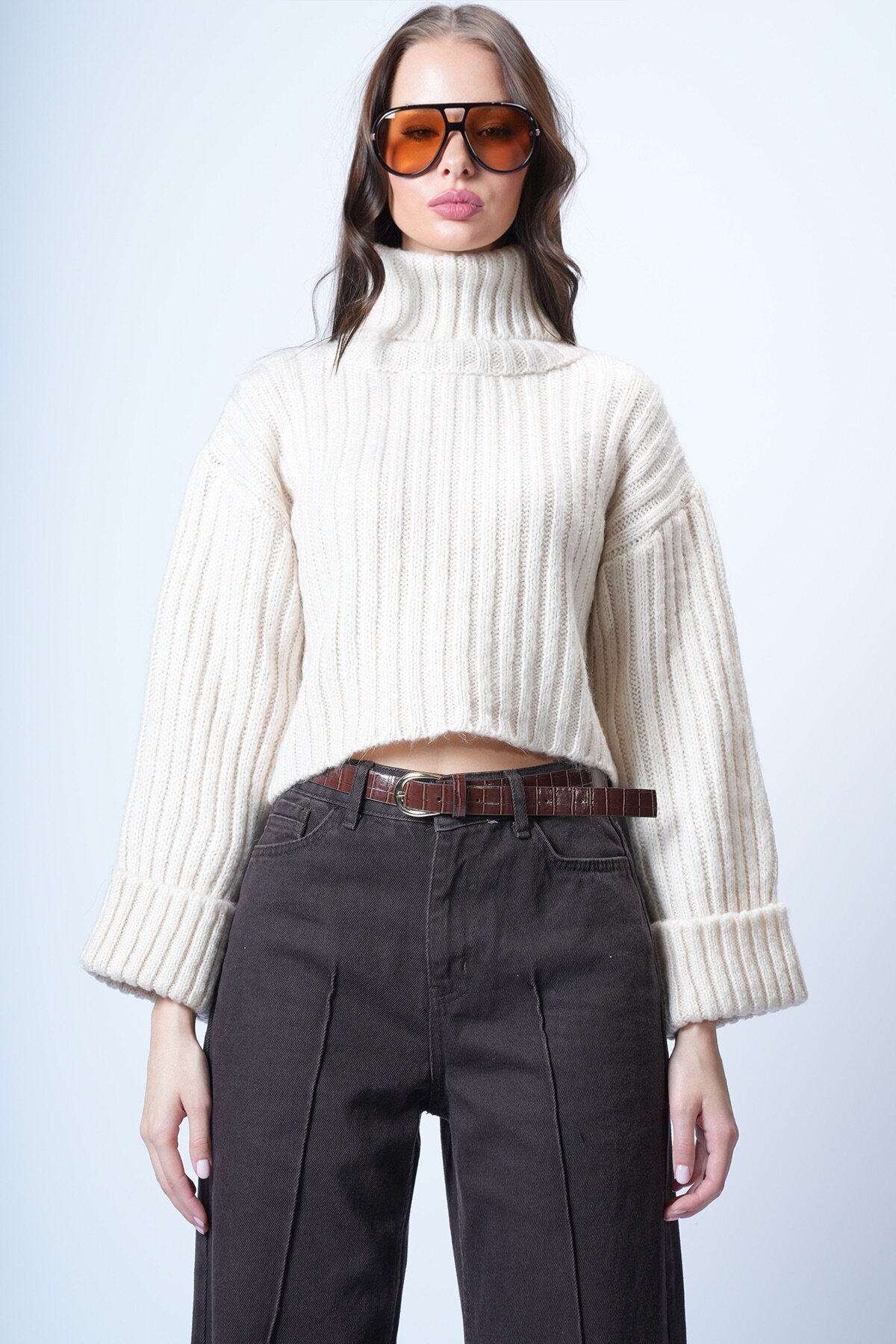 Krem Boğazlı Kısa Triko Kazak