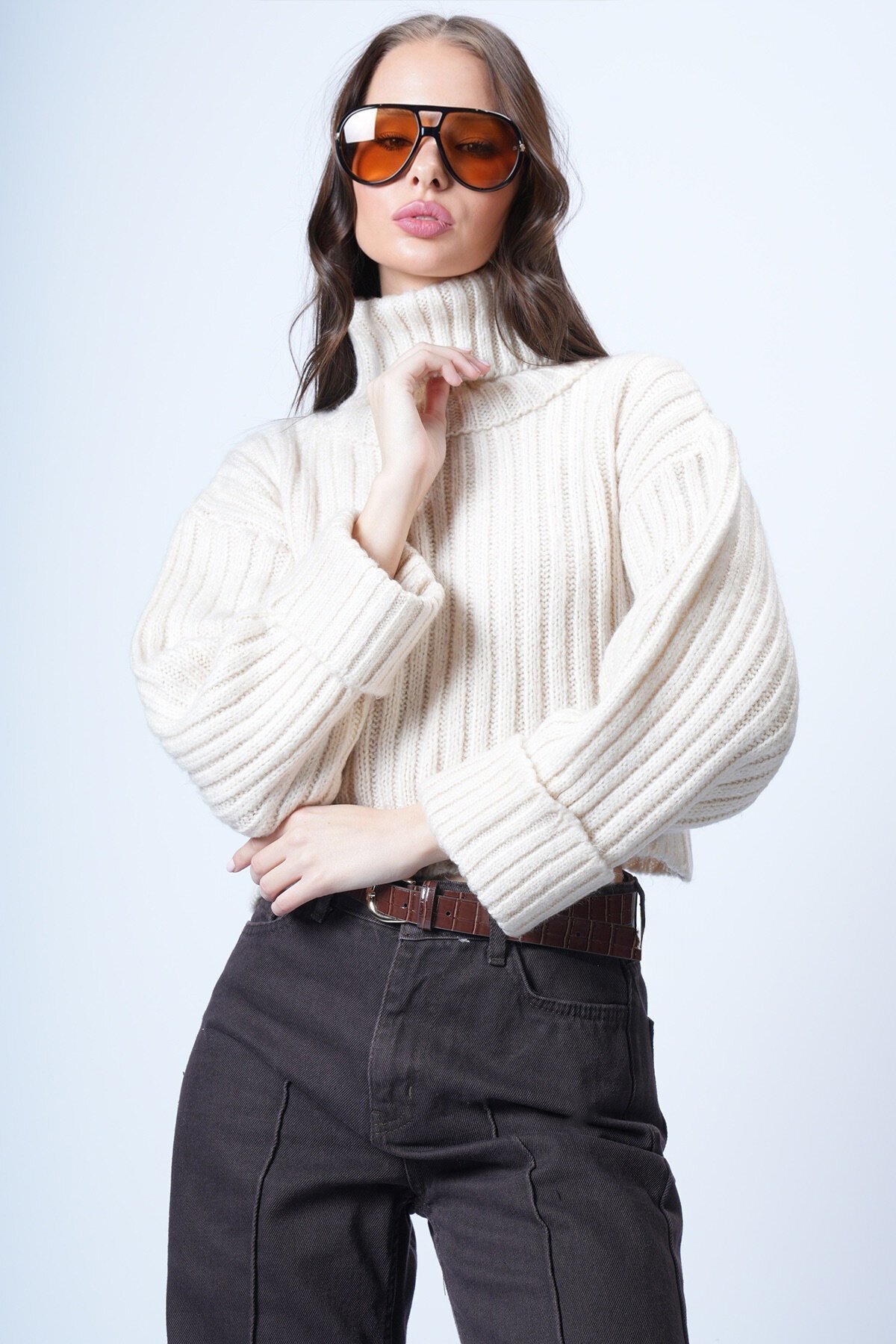 Krem Boğazlı Kısa Triko Kazak