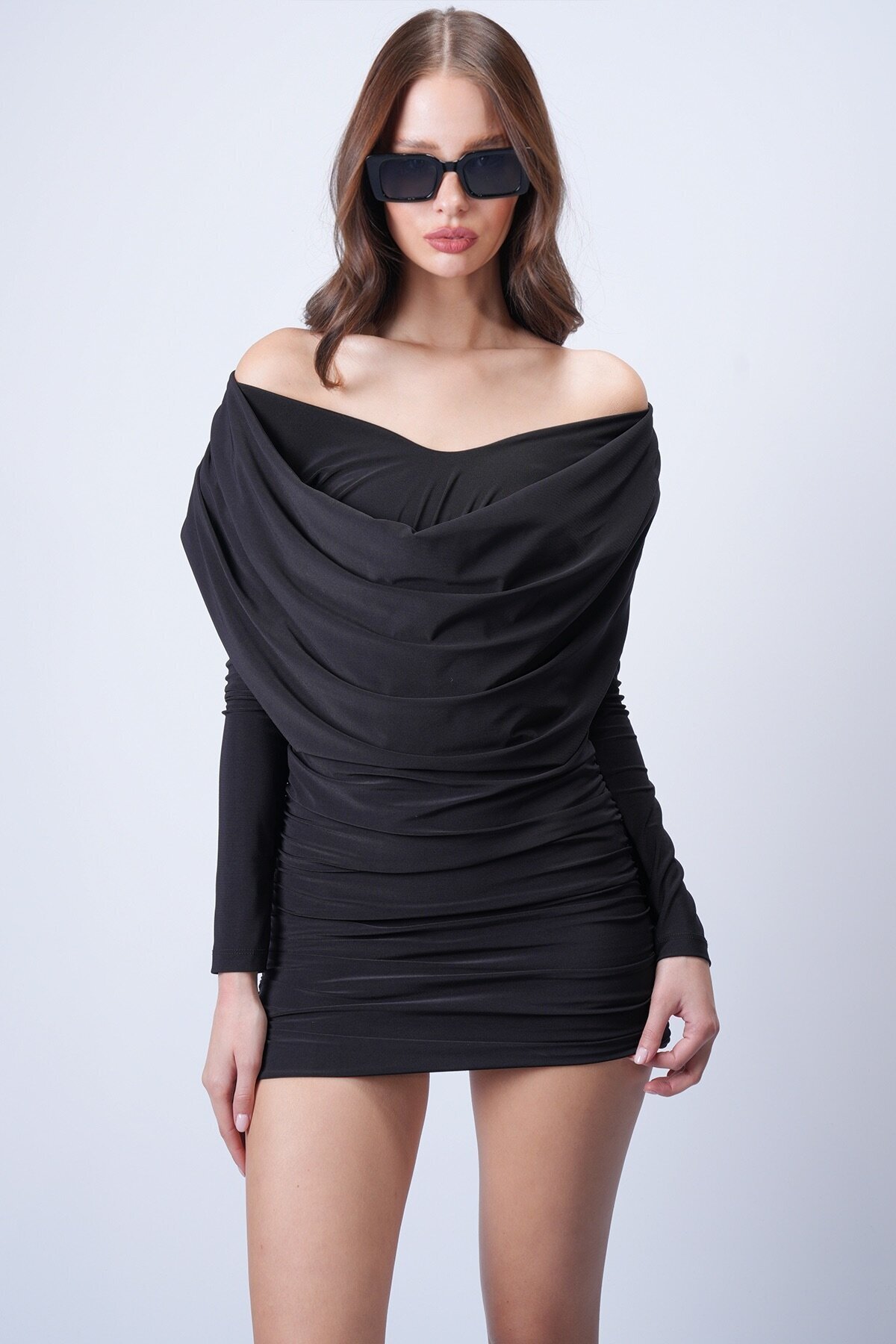 Büzgülü V Yaka Elbise