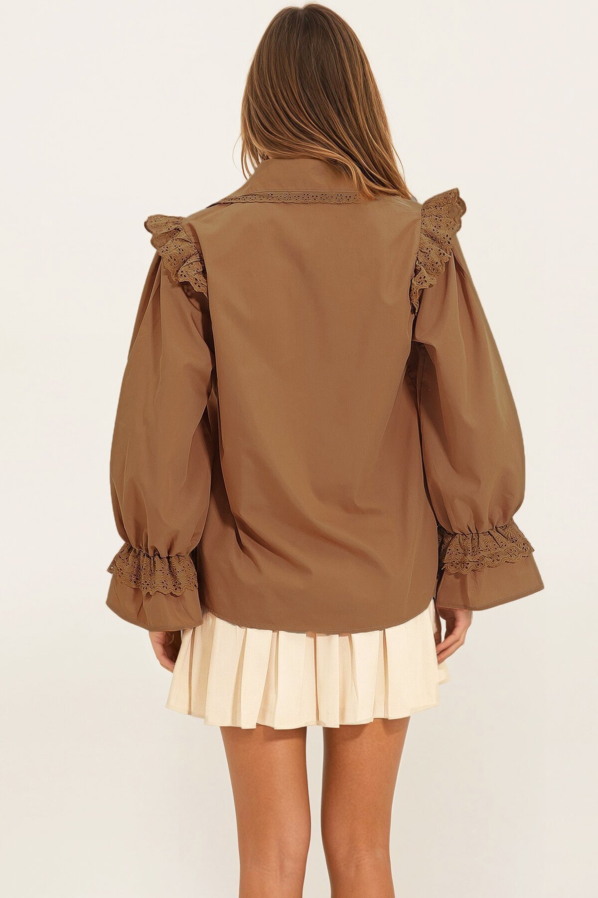 Camel Yakası Fisto İşlemeli Balon Kol Nakışlı Poplin Gömlek