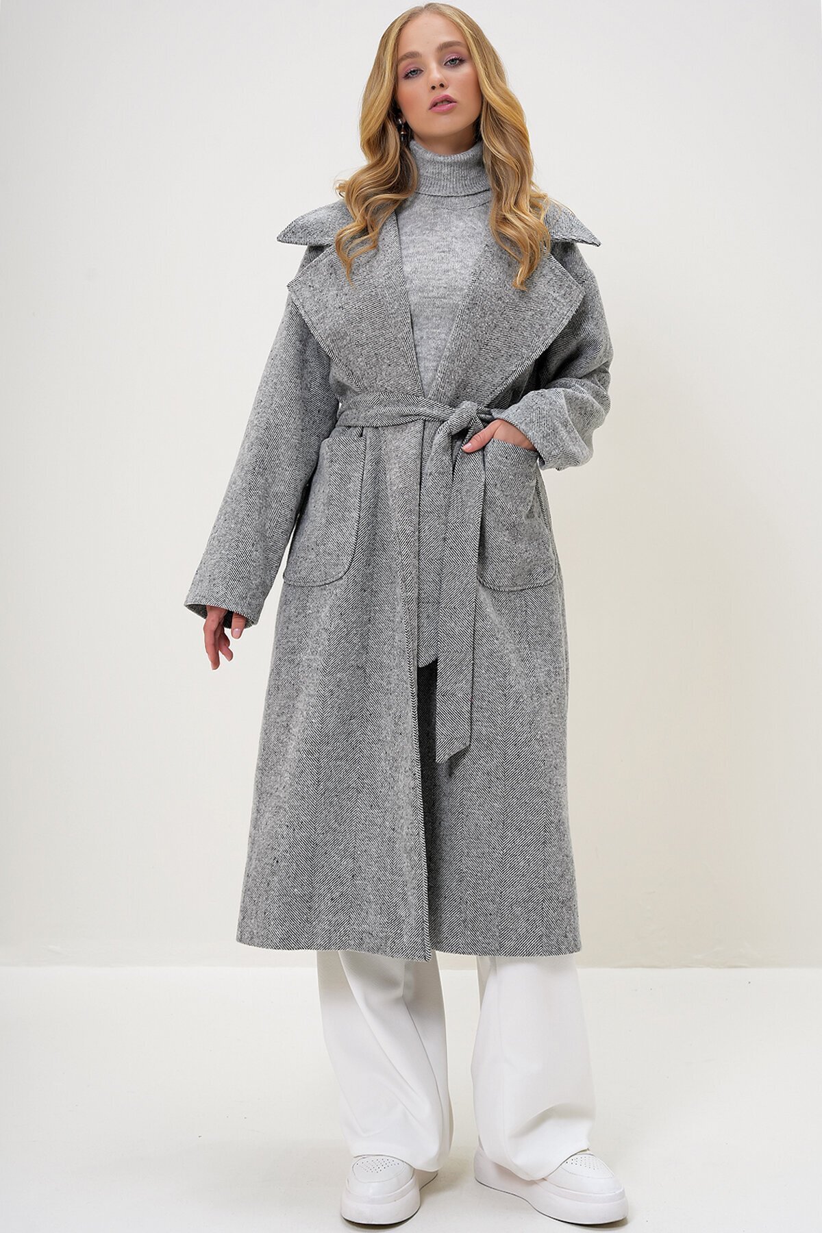 Ceket Yaka Torba Cepli İçi Astarlı Kuşak Bağlamalı Kaşe Kaban