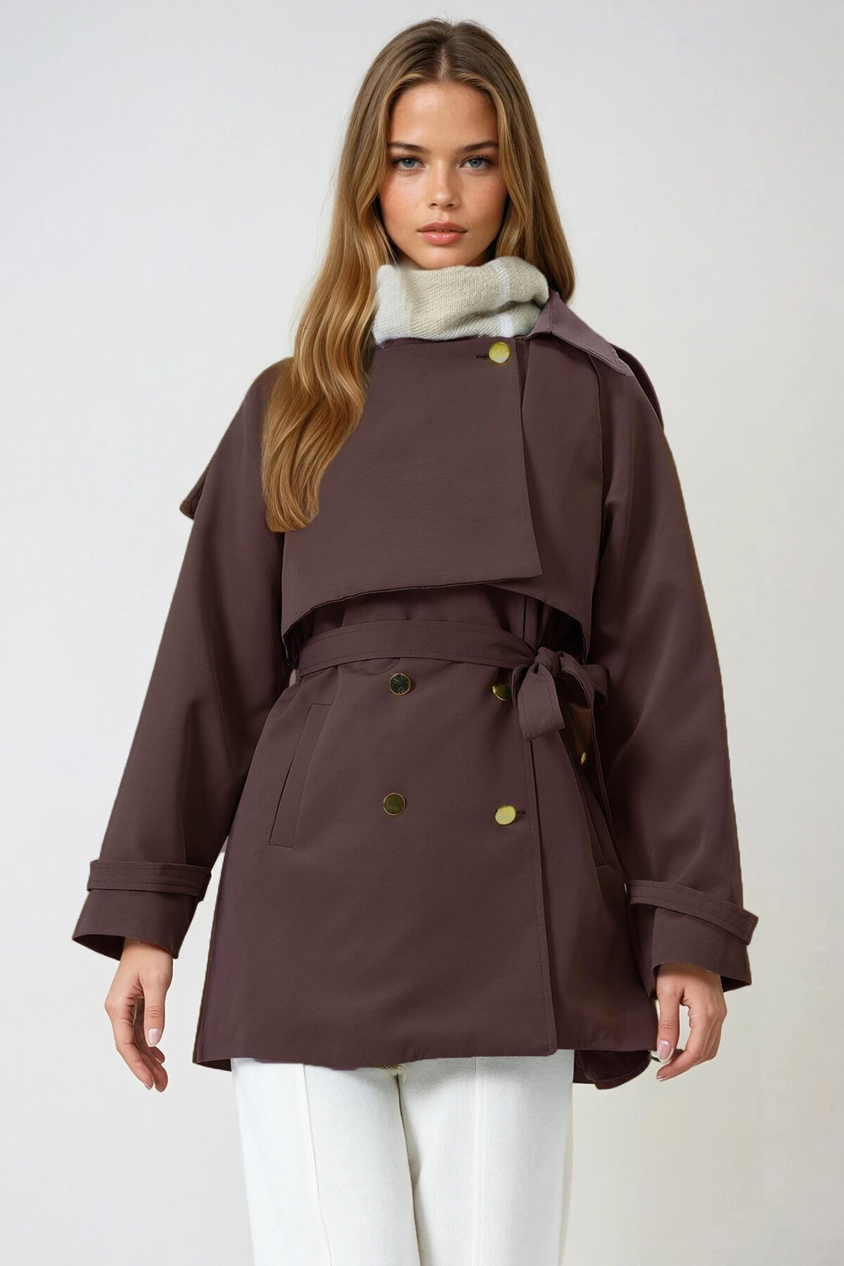 Çift Cepli  Astarlı Kemerli Omuzu Ve Beli Apoletli Trençkot